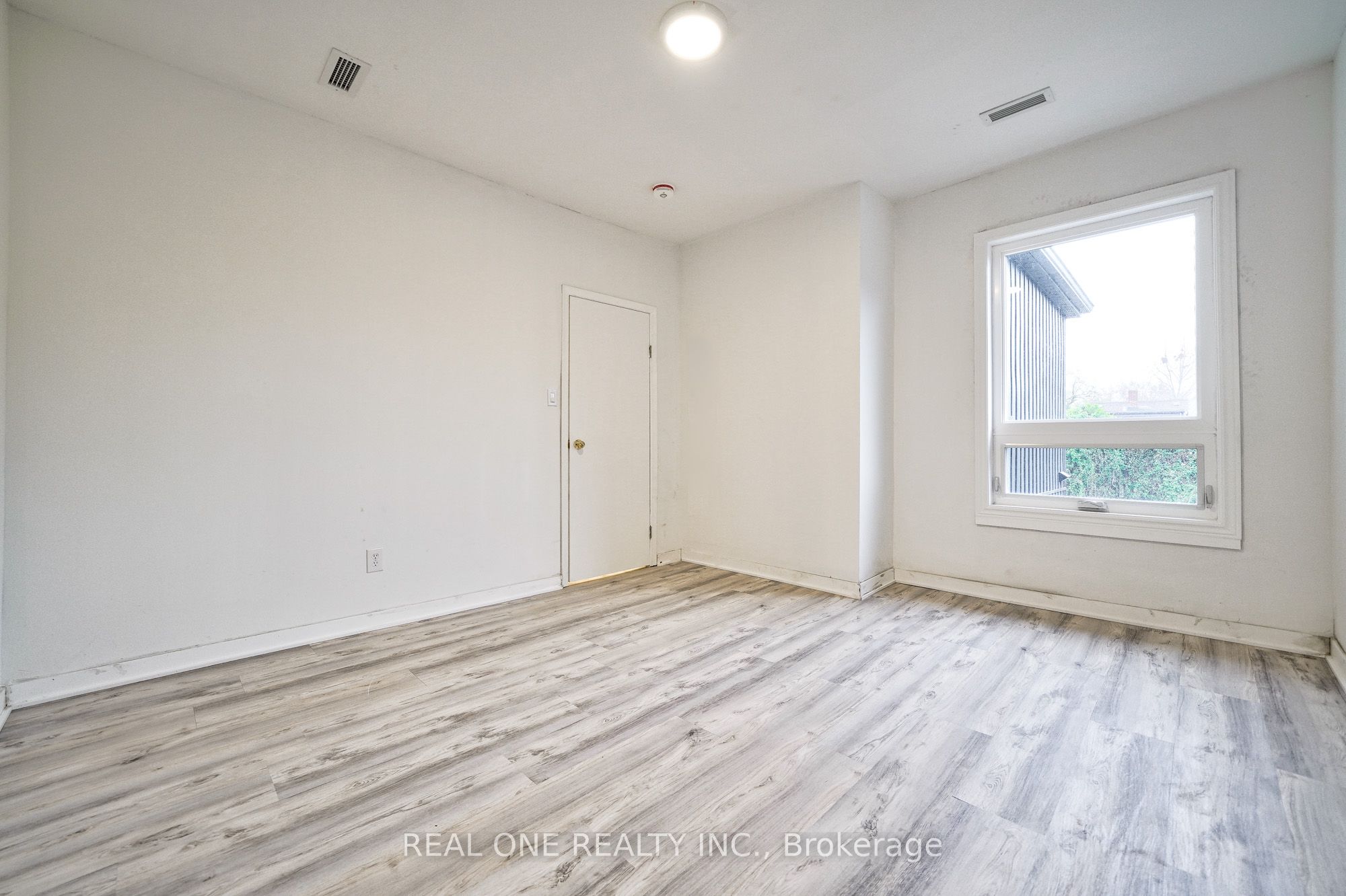 Photo 71 of Unit Upper, 19 Condor Avenue, Toronto, Blake-Jones — HOMEH