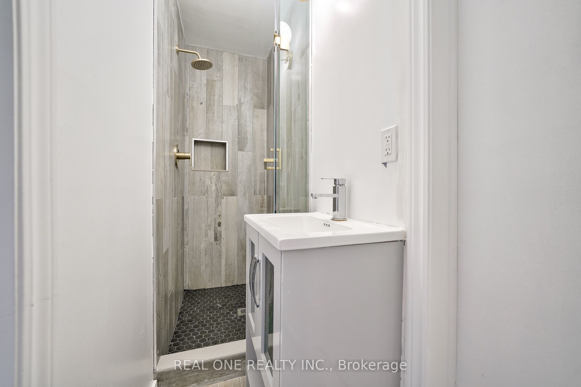 Photo 53 of Unit Upper, 19 Condor Avenue, Toronto, Blake-Jones — HOMEH