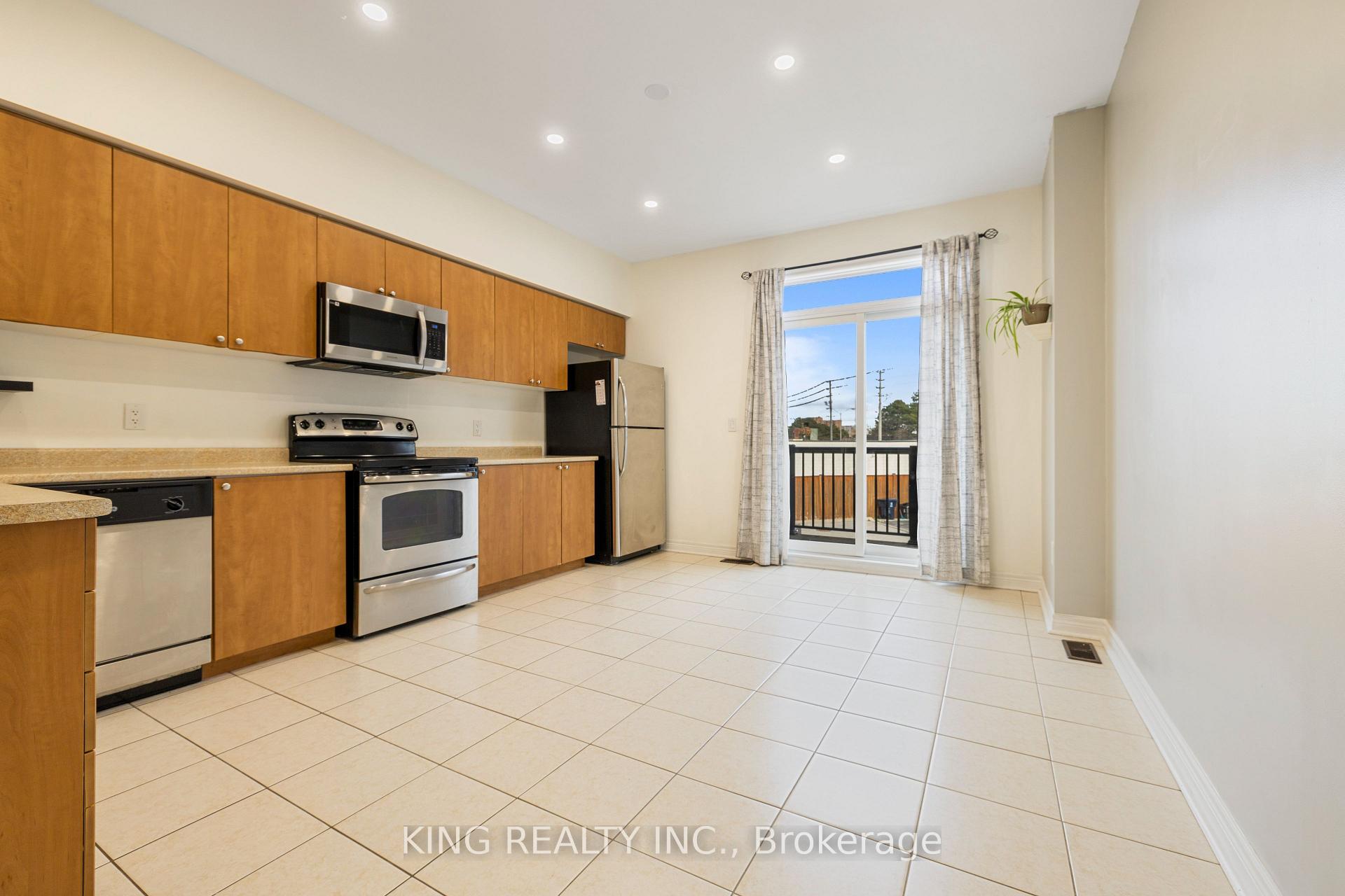 Photo 3 of 157A Galloway Road, Scarborough, West Hill — HOMEH