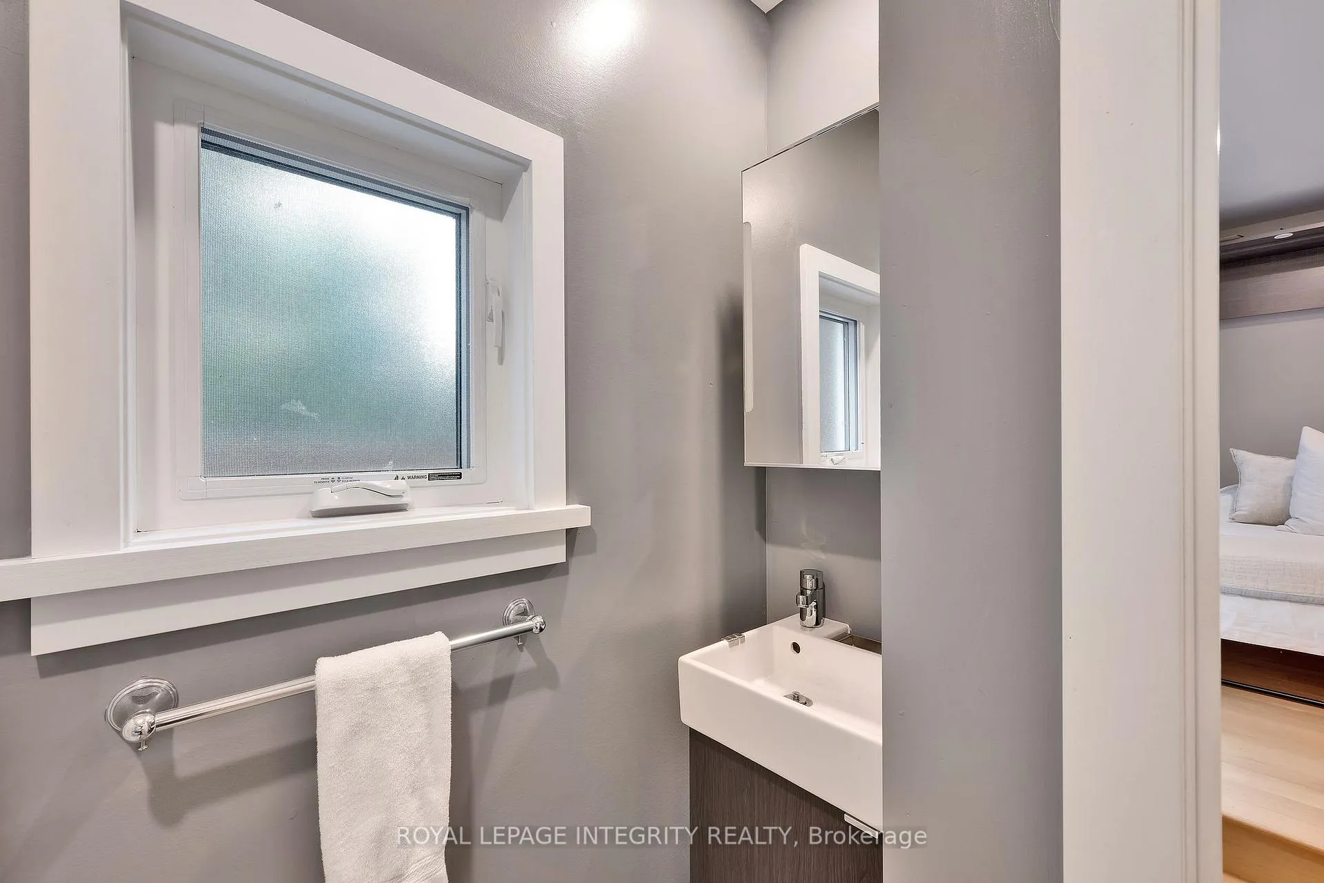 Photo 319 of 1490 Brule Avenue, Ottawa, Billings Bridge — HOMEH
