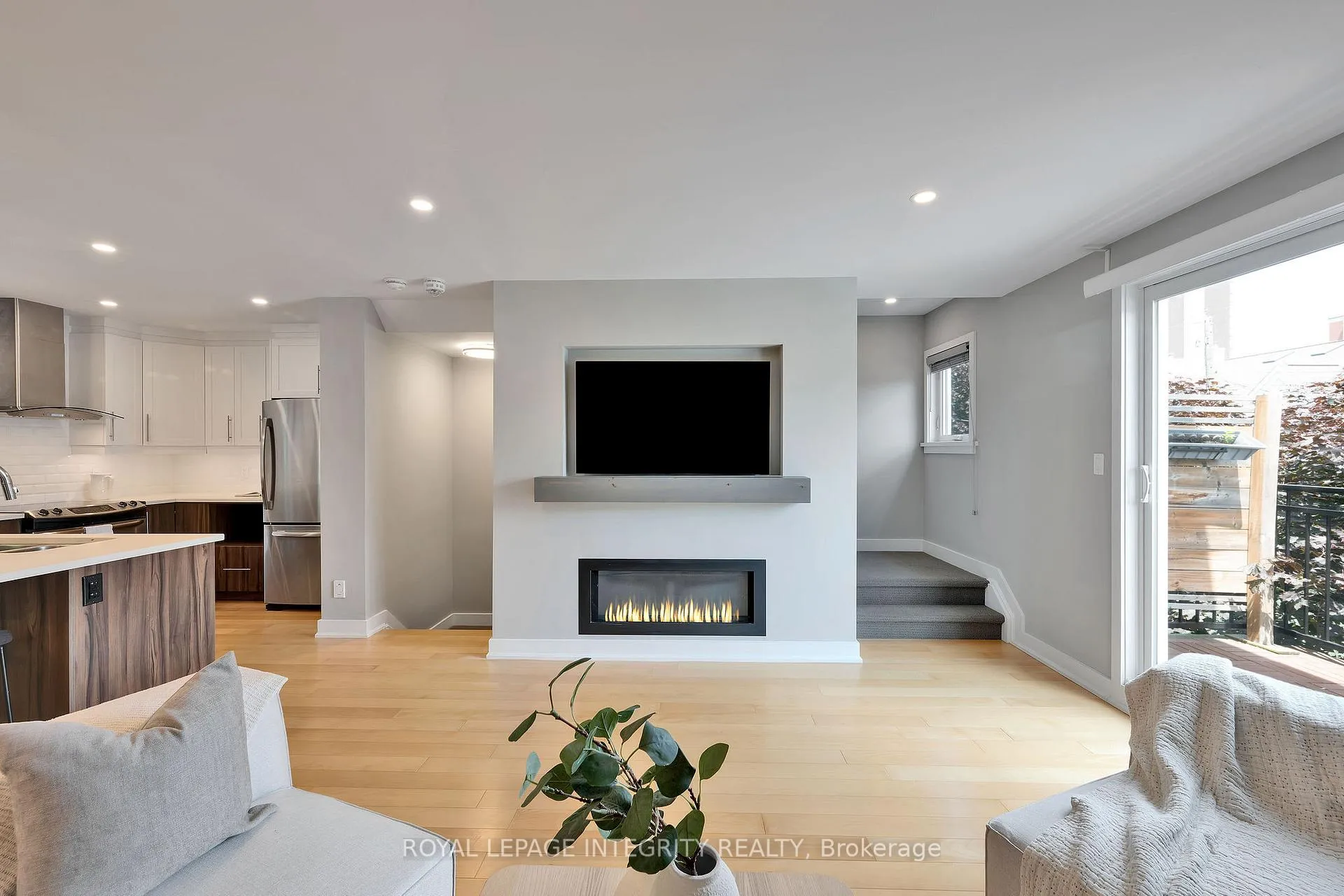 Photo 430 of 1490 Brule Avenue, Ottawa, Billings Bridge — HOMEH