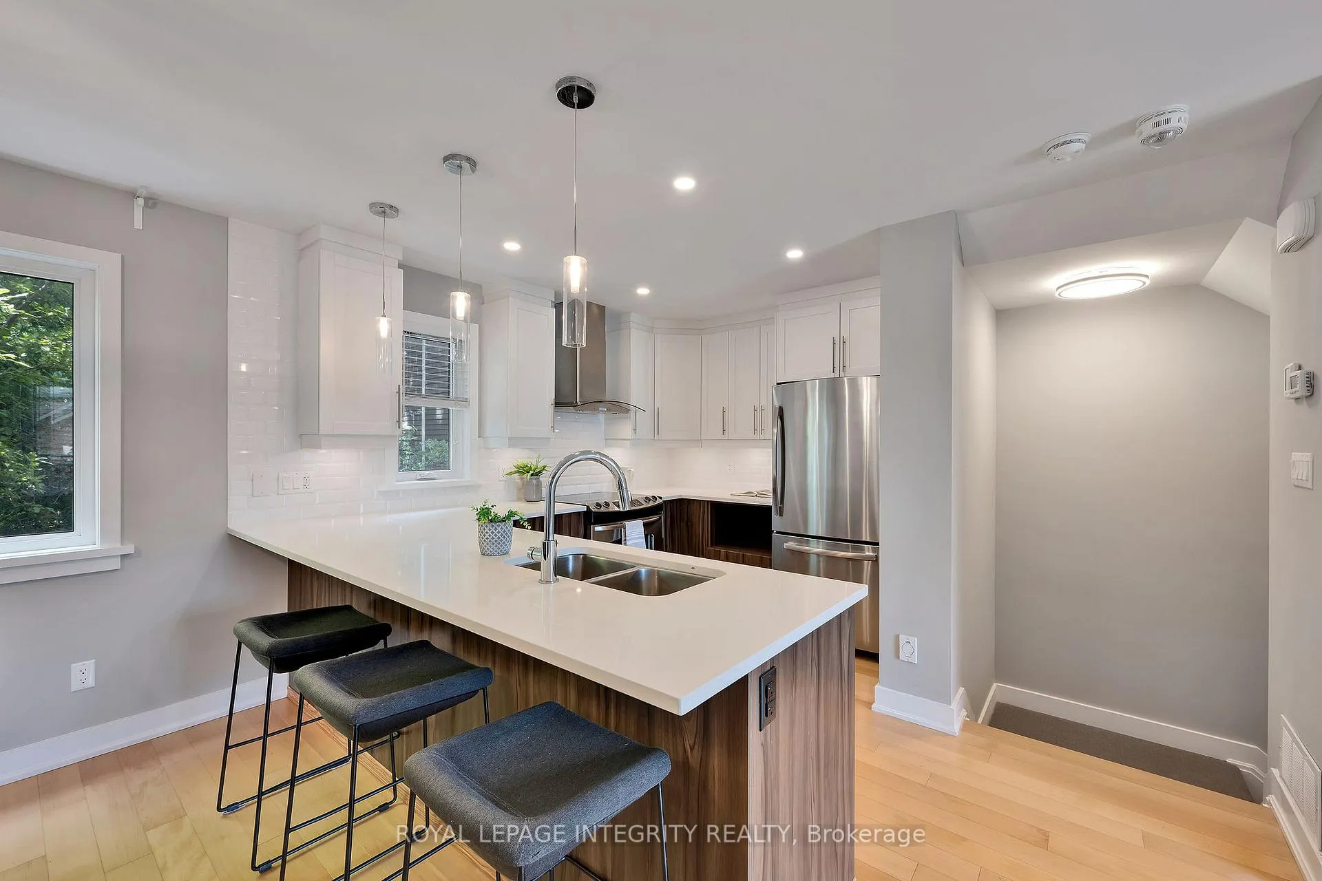 Photo 735 of 1490 Brule Avenue, Ottawa, Billings Bridge — HOMEH