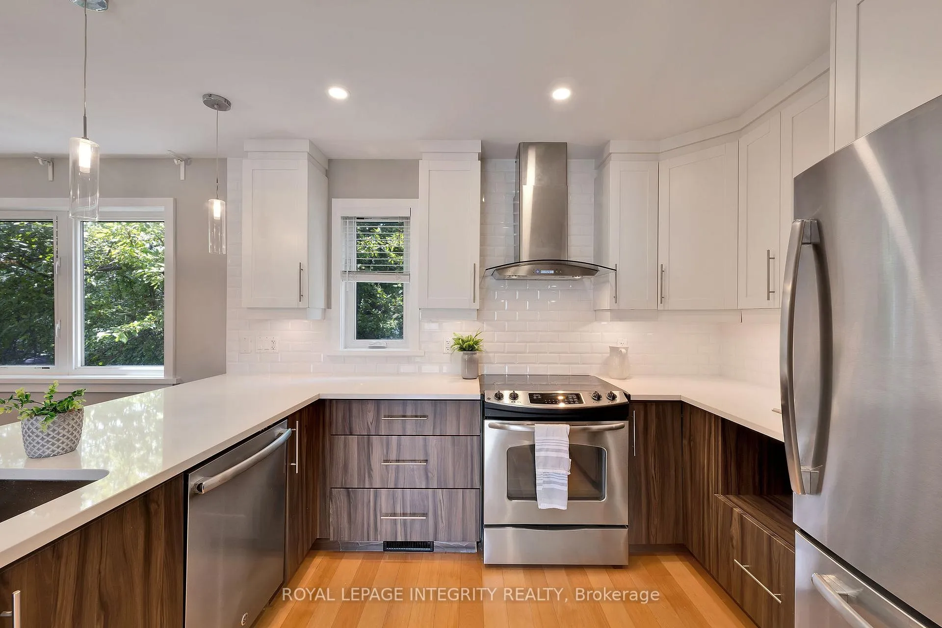 Photo 742 of 1490 Brule Avenue, Ottawa, Billings Bridge — HOMEH