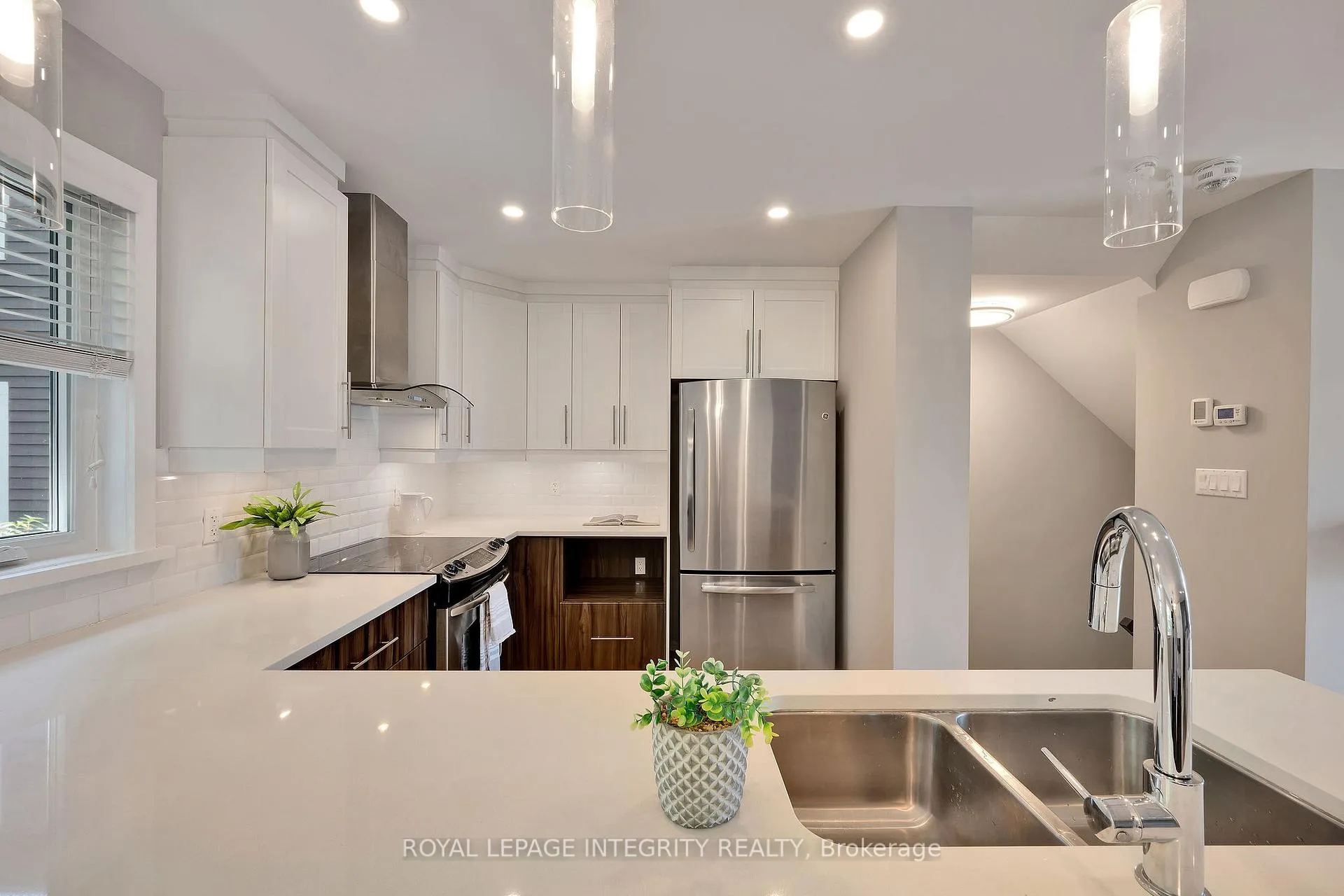 Photo 788 of 1490 Brule Avenue, Ottawa, Billings Bridge — HOMEH