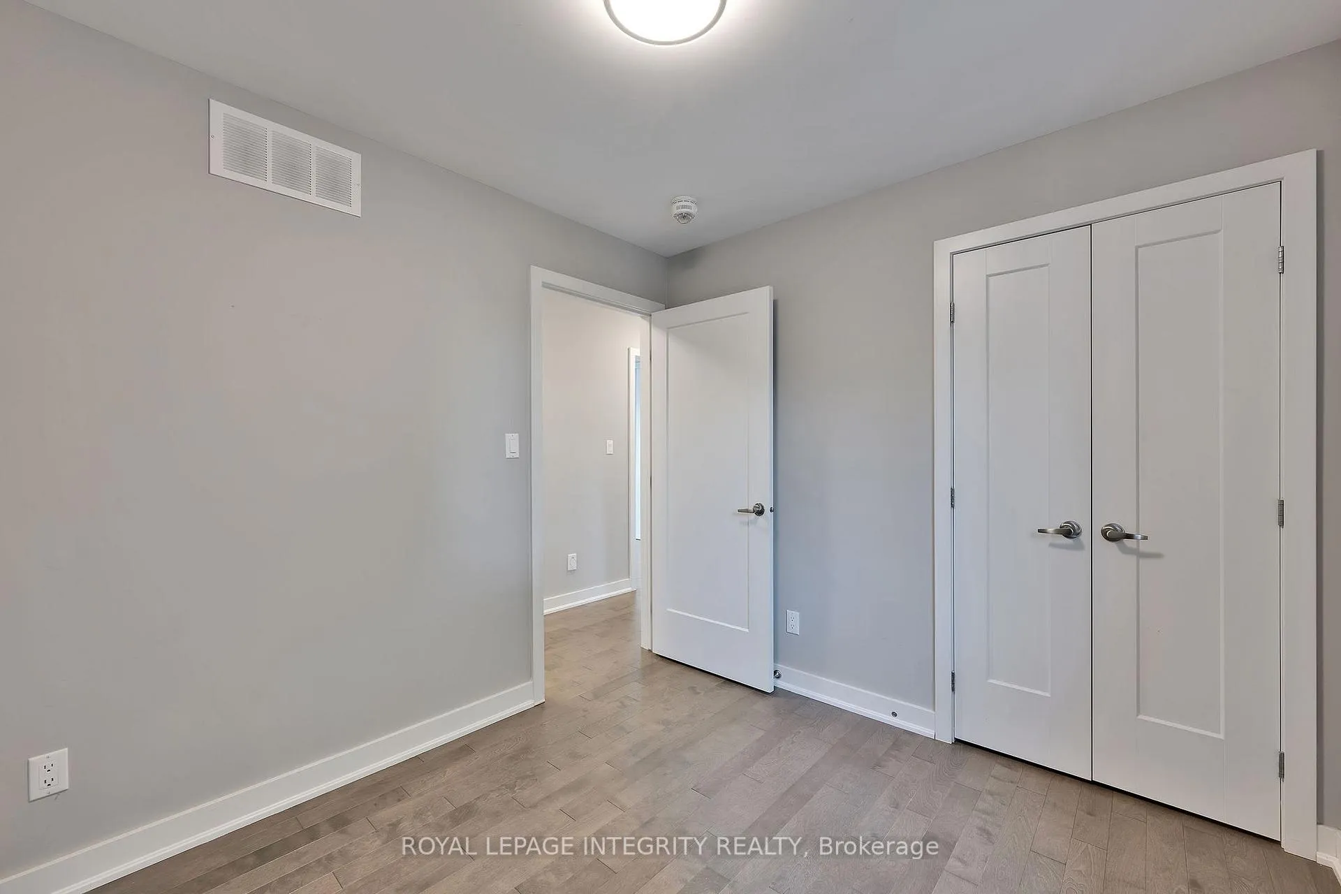 Photo 1003 of 1490 Brule Avenue, Ottawa, Billings Bridge — HOMEH