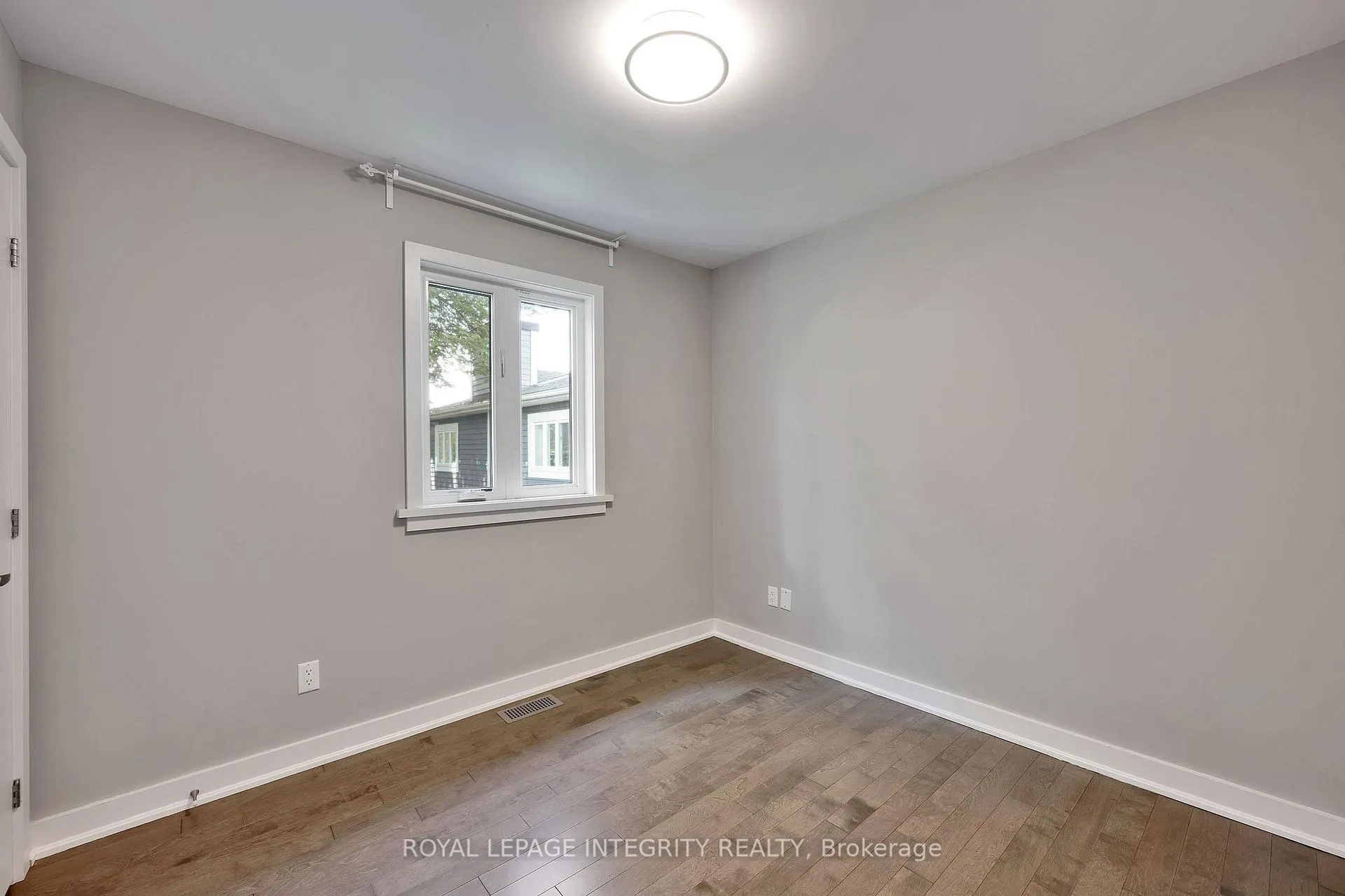Photo 1033 of 1490 Brule Avenue, Ottawa, Billings Bridge — HOMEH