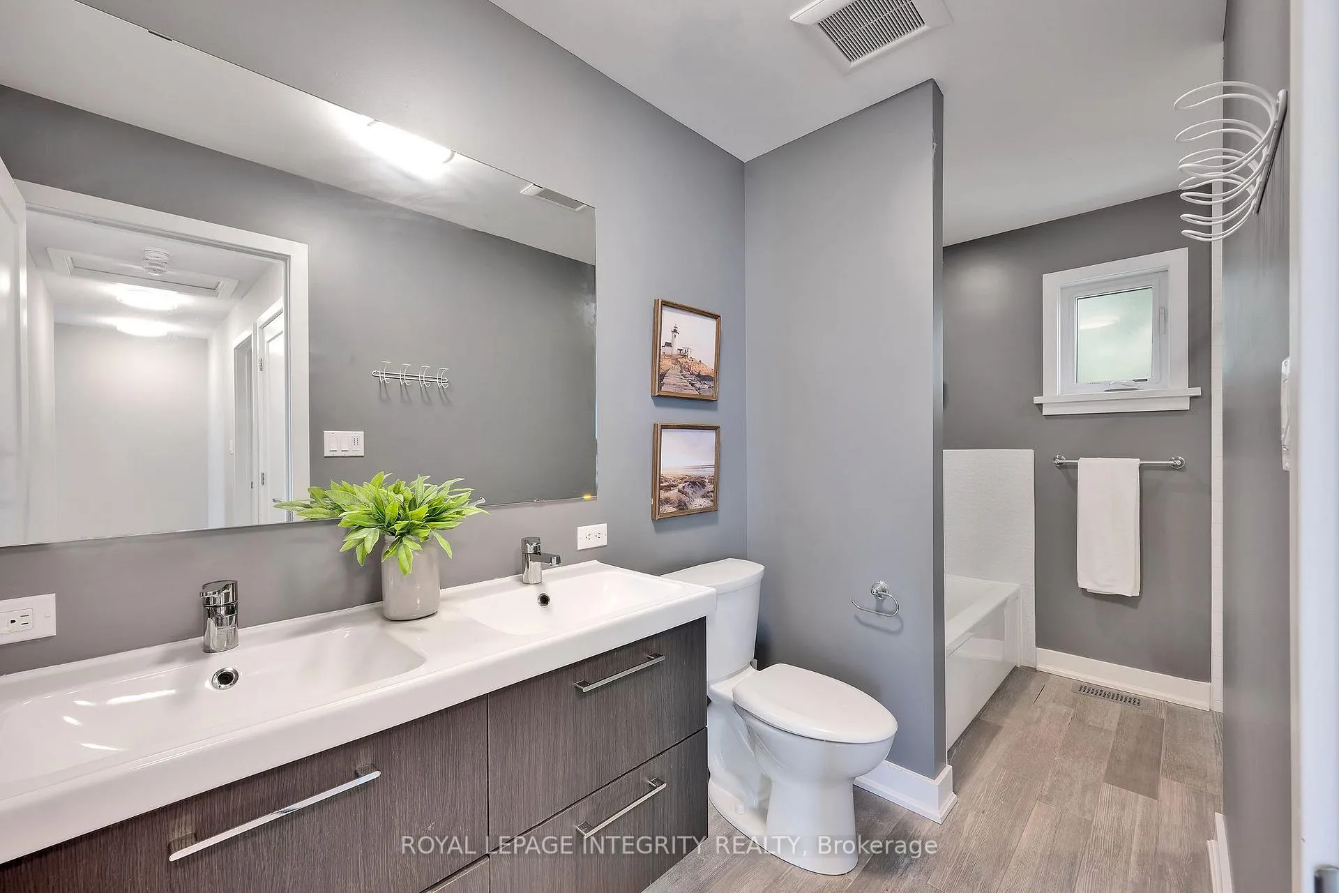 Photo 1093 of 1490 Brule Avenue, Ottawa, Billings Bridge — HOMEH