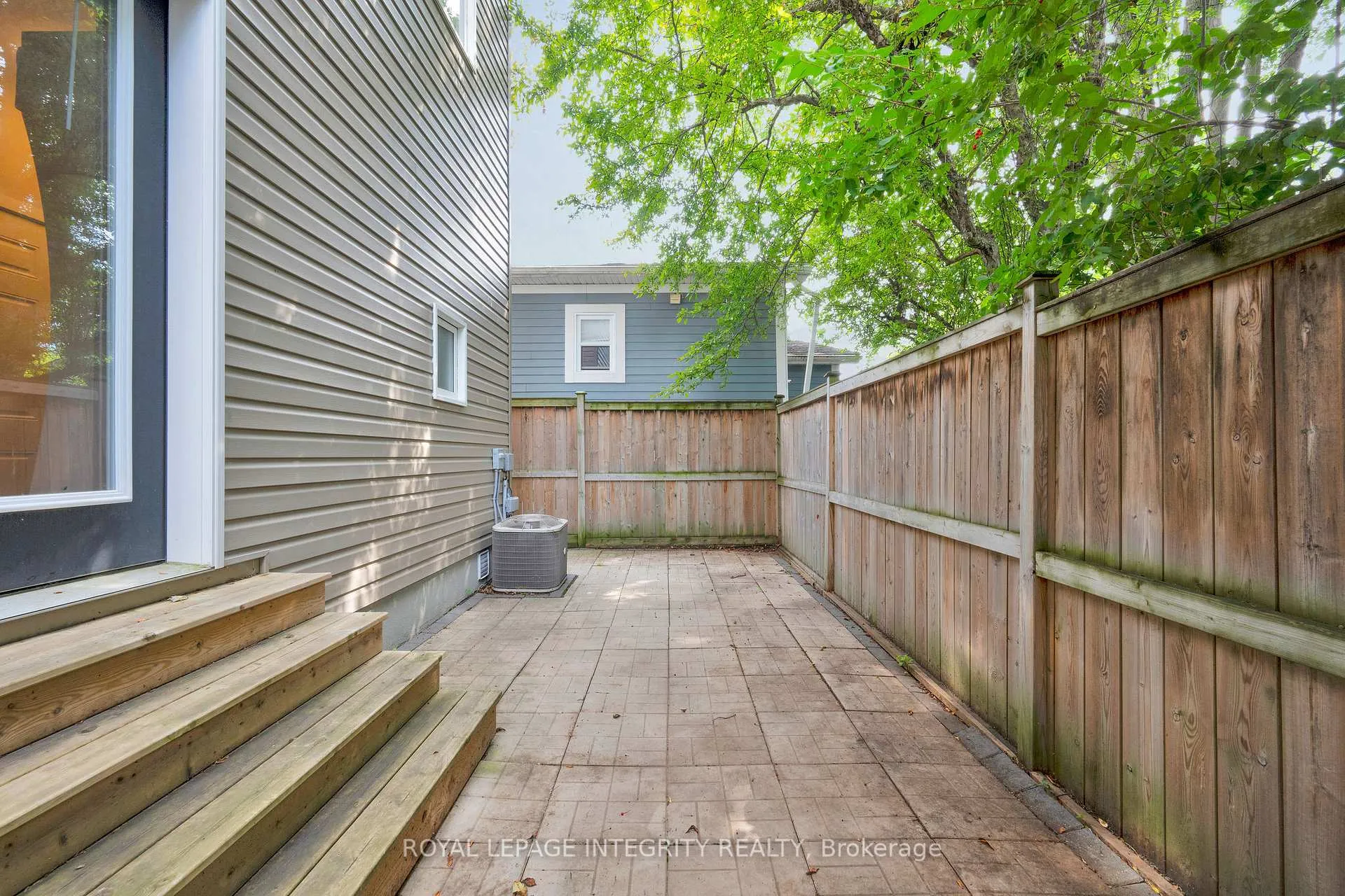 Photo 1217 of 1490 Brule Avenue, Ottawa, Billings Bridge — HOMEH
