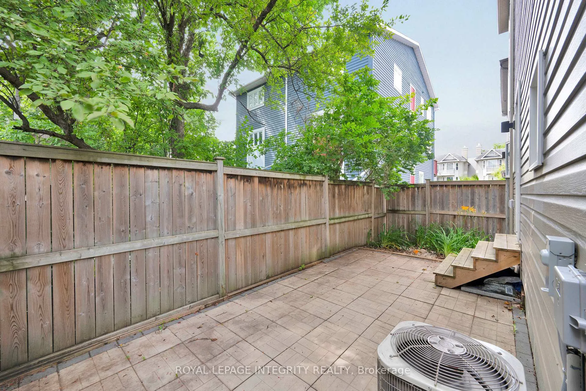 Photo 1254 of 1490 Brule Avenue, Ottawa, Billings Bridge — HOMEH