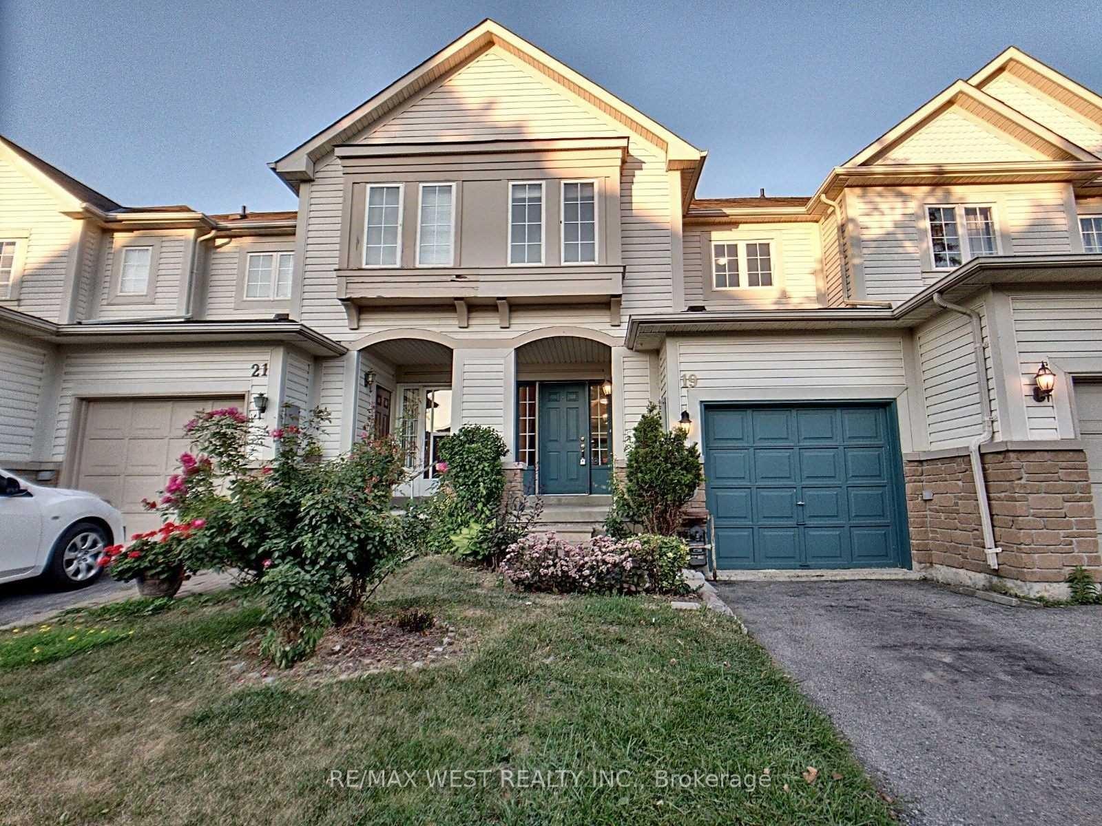 Front of 19 Eastport Drive