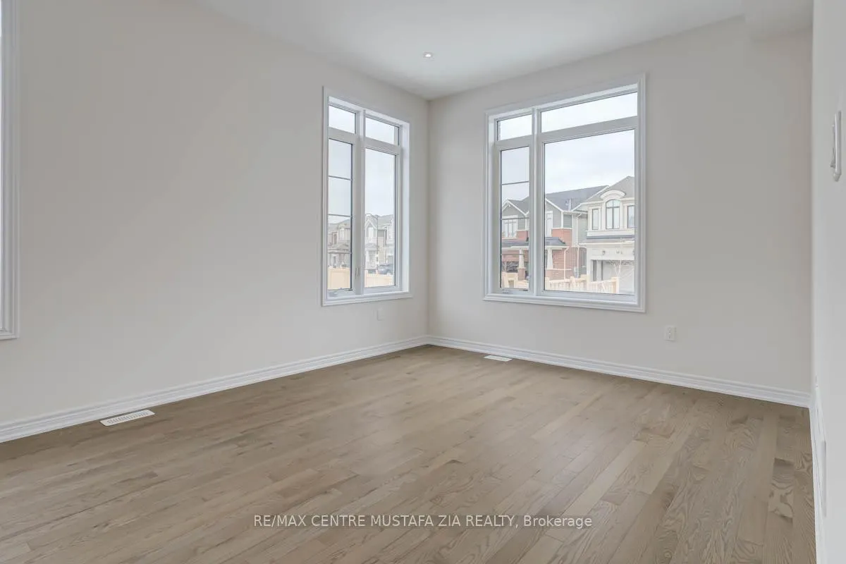 Photo 7 of 883 Plum Place, Milton, Cobban — HOMEH