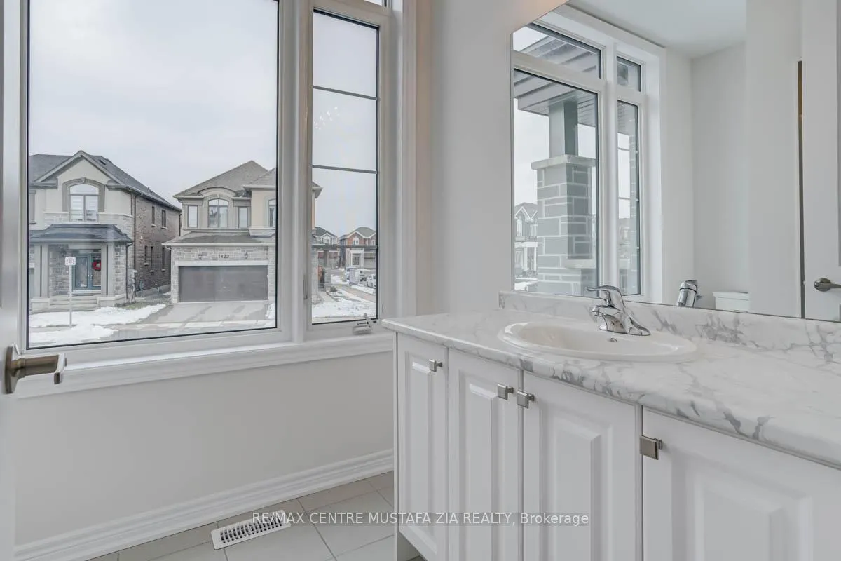 Photo 8 of 883 Plum Place, Milton, Cobban — HOMEH