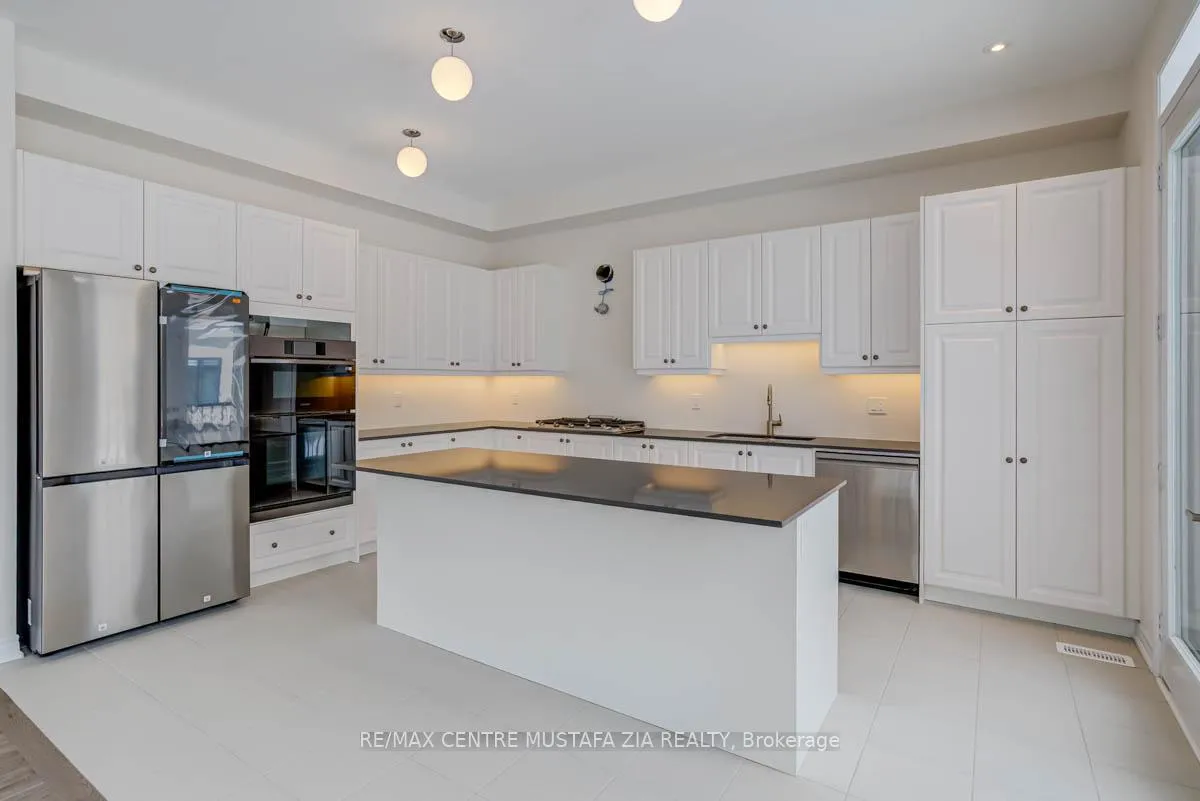 Photo 10 of 883 Plum Place, Milton, Cobban — HOMEH