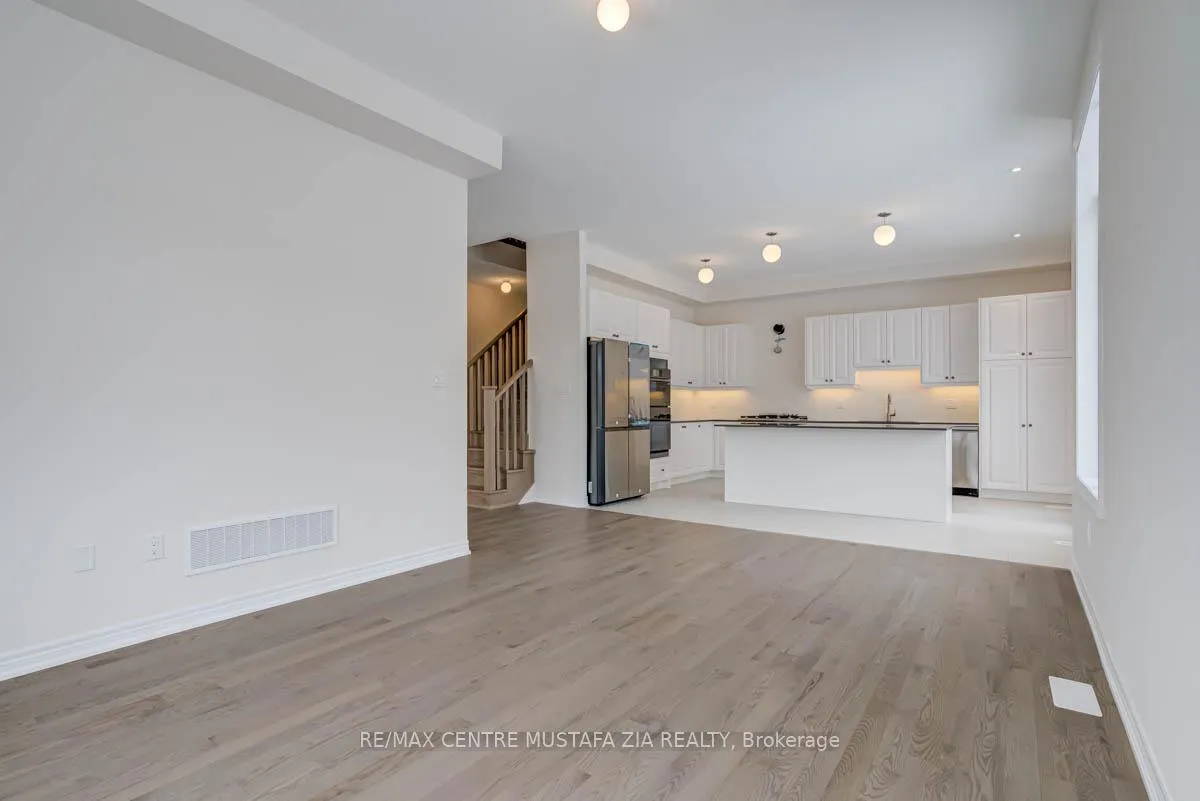 Photo 11 of 883 Plum Place, Milton, Cobban — HOMEH