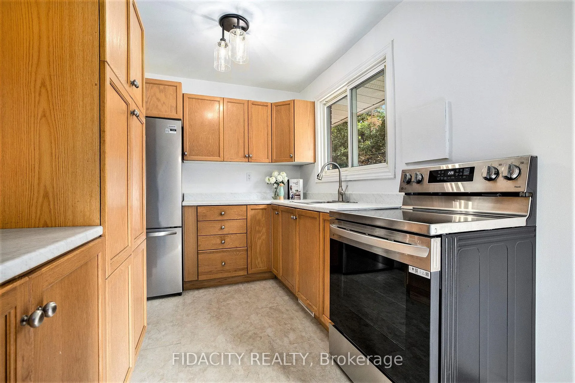 Photo 459 of 42 Stinson Avenue, Ottawa, Lynwood Village — HOMEH