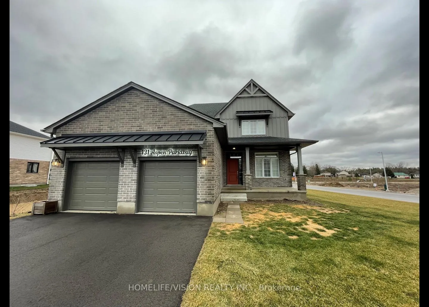 Front of 131 Aspen Parkway W