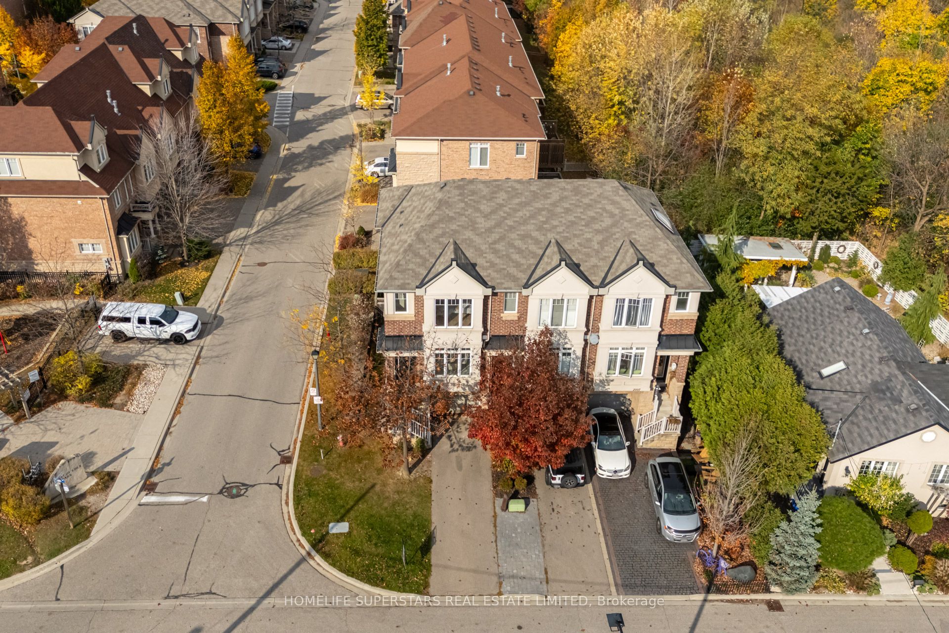 Photo 61 of 2011 Lushes Avenue, Mississauga, Clarkson — HOMEH