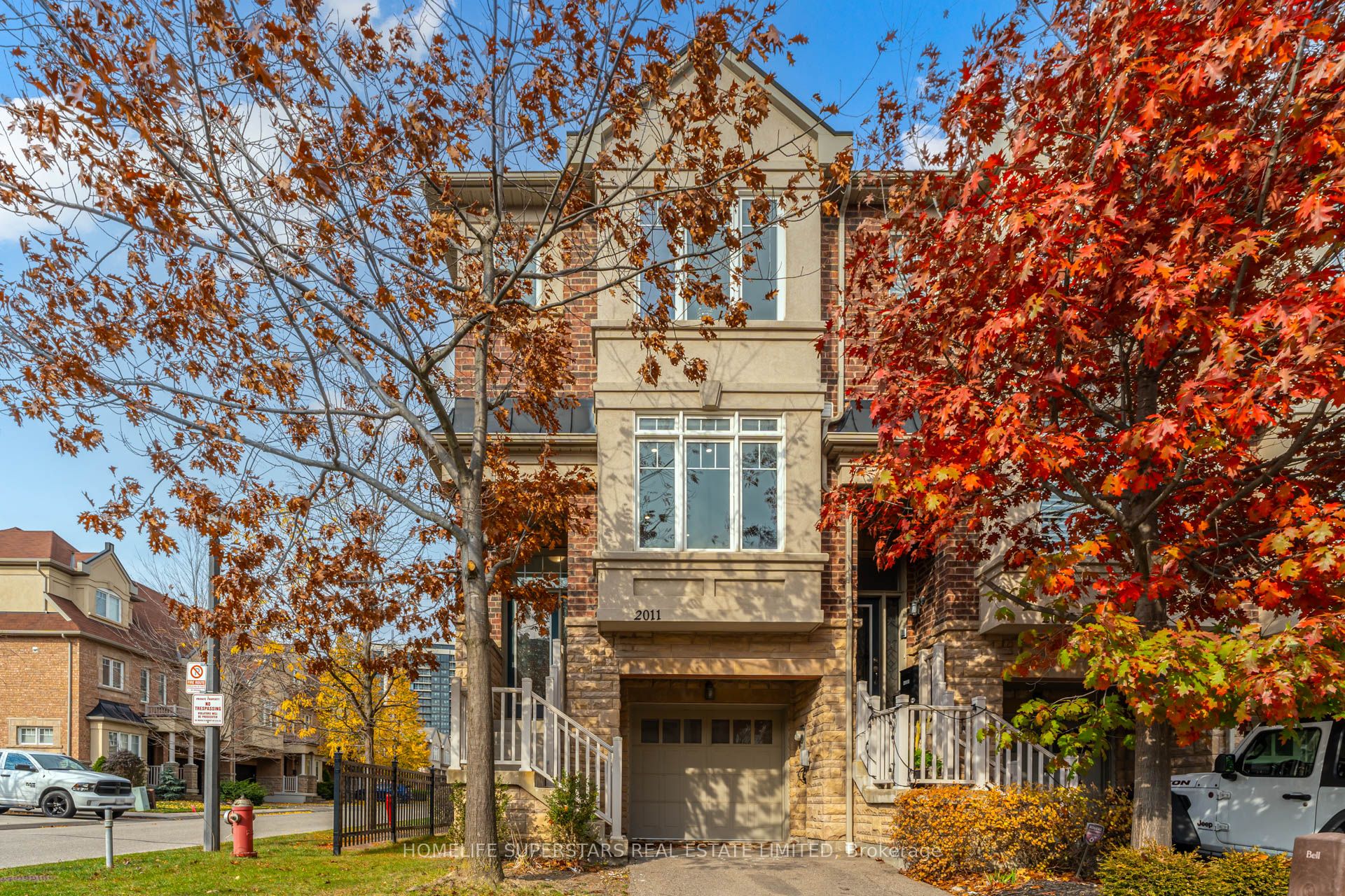 Photo 2 of 2011 Lushes Avenue, Mississauga, Clarkson — HOMEH