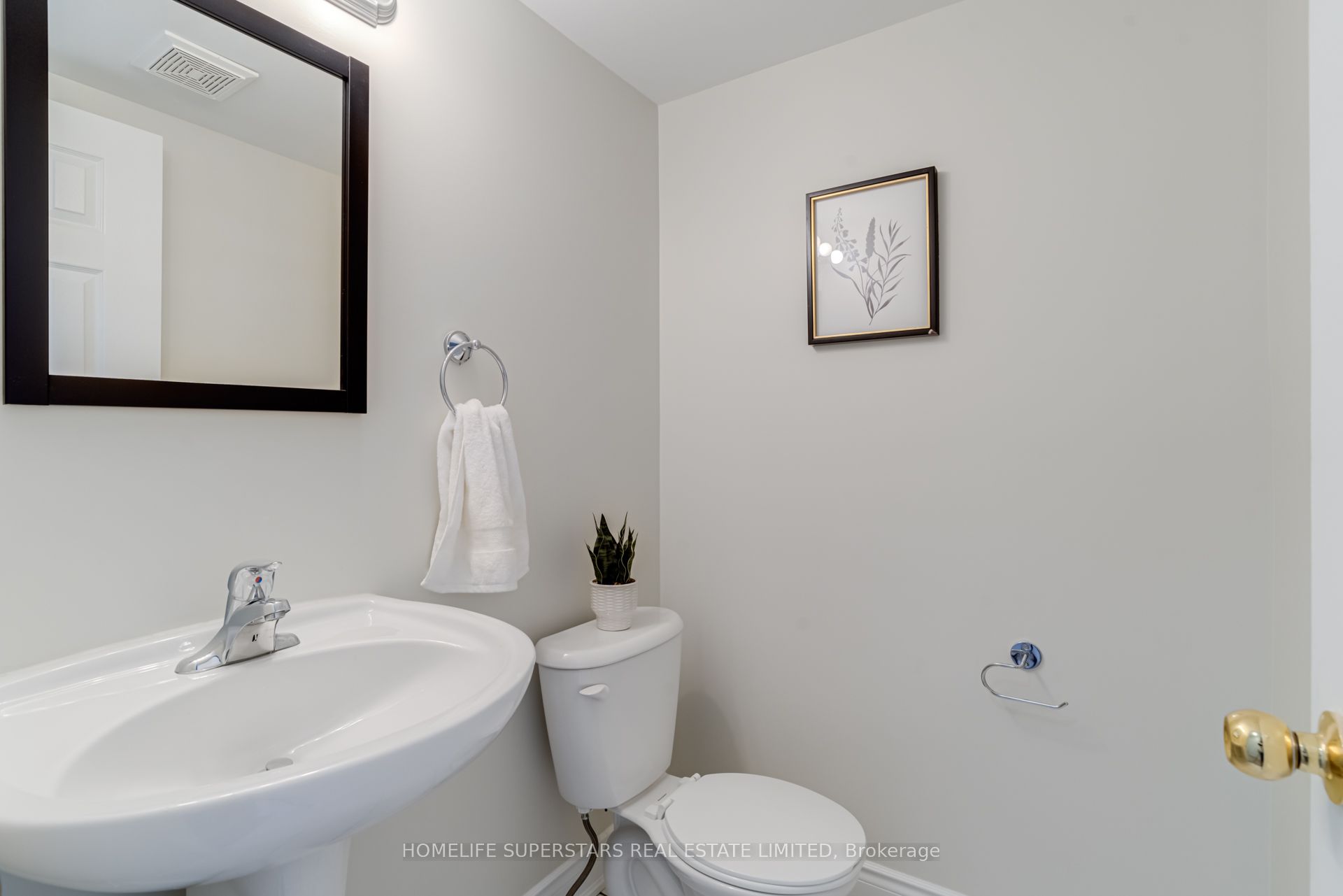 Photo 54 of 2011 Lushes Avenue, Mississauga, Clarkson — HOMEH