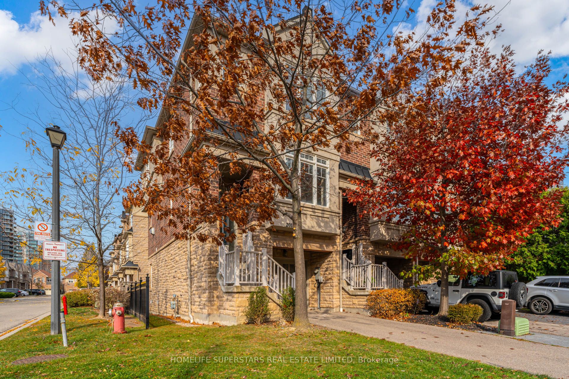 Photo 35 of 2011 Lushes Avenue, Mississauga, Clarkson — HOMEH