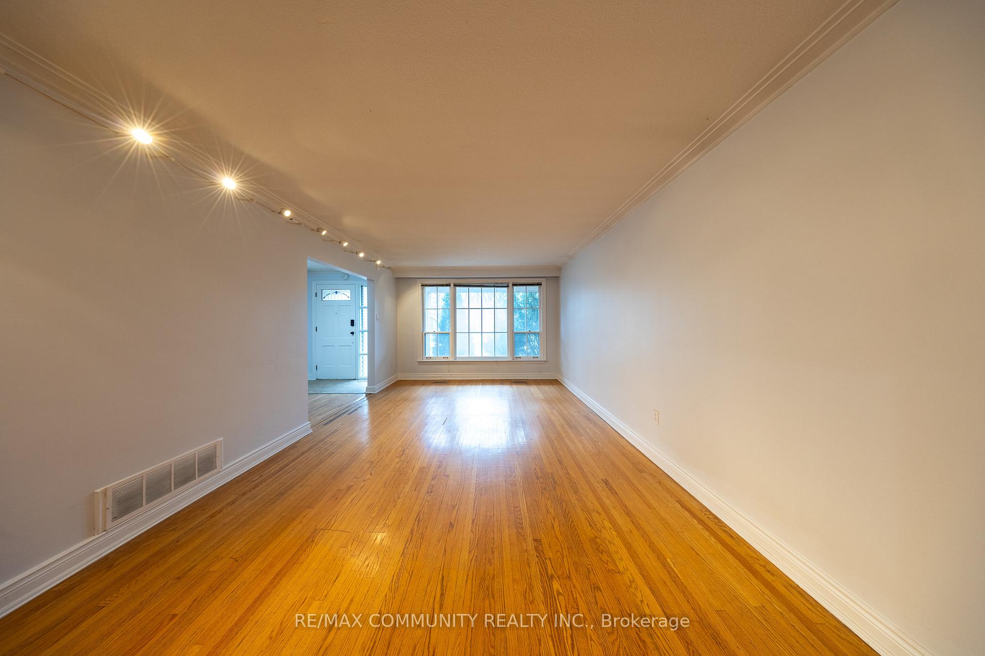 Photo 5 of Unit Upper, 653 Meadowvale Road, Scarborough, Highland Creek — HOMEH