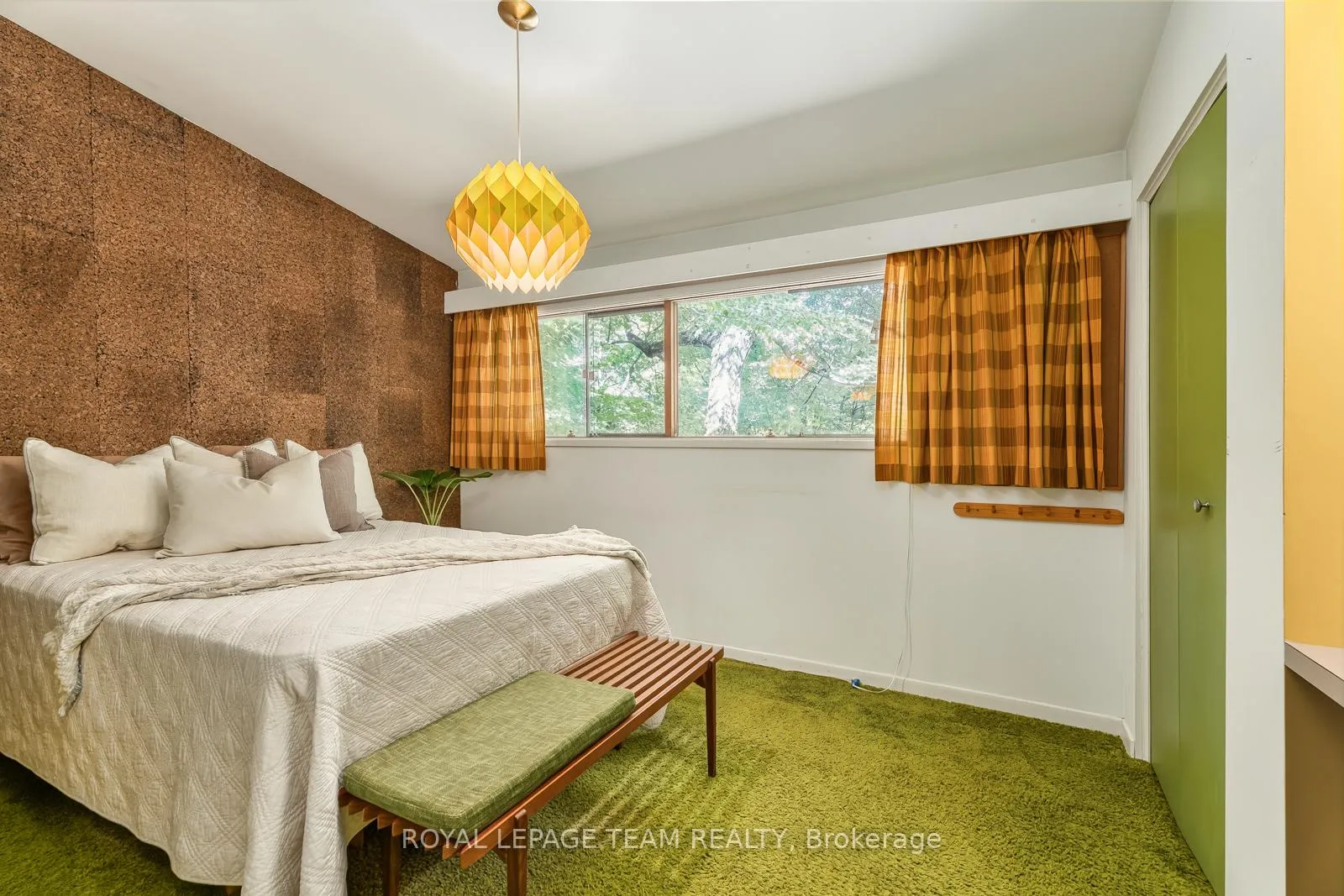Photo 929 of 16 Kindle Court, Ottawa, Rothwell Heights — HOMEH