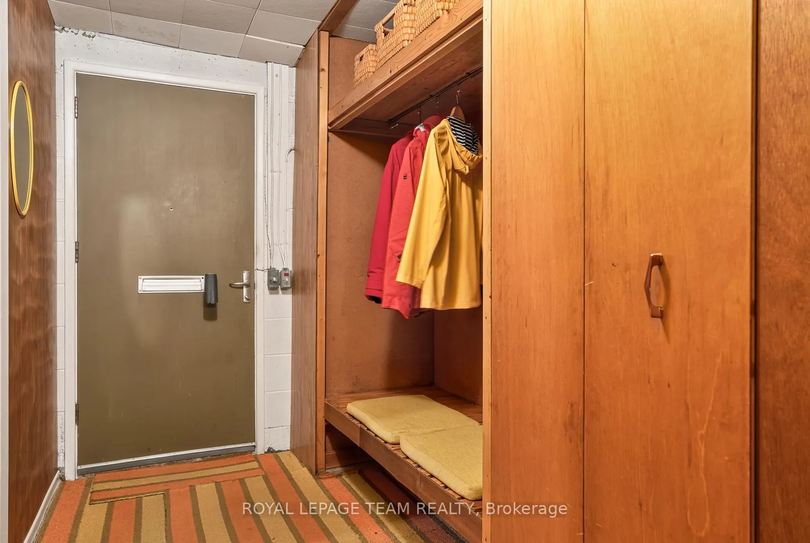 Photo 1345 of 16 Kindle Court, Ottawa, Rothwell Heights — HOMEH