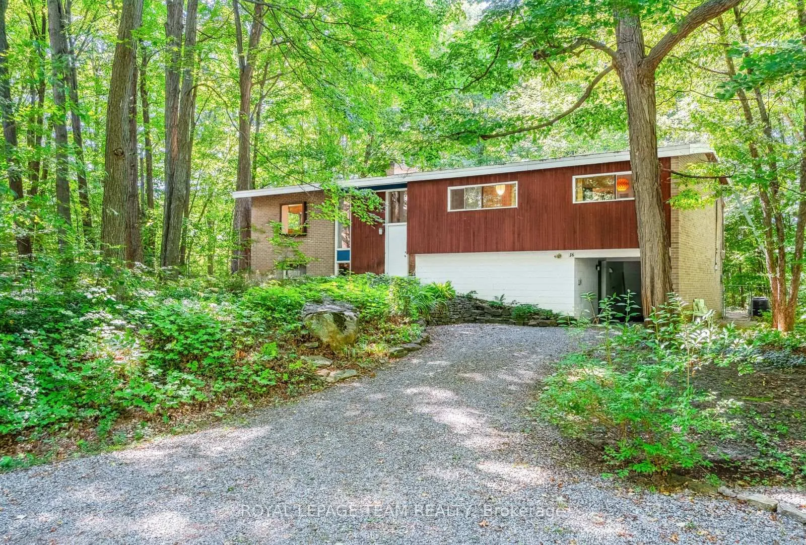 Photo 1376 of 16 Kindle Court, Ottawa, Rothwell Heights — HOMEH