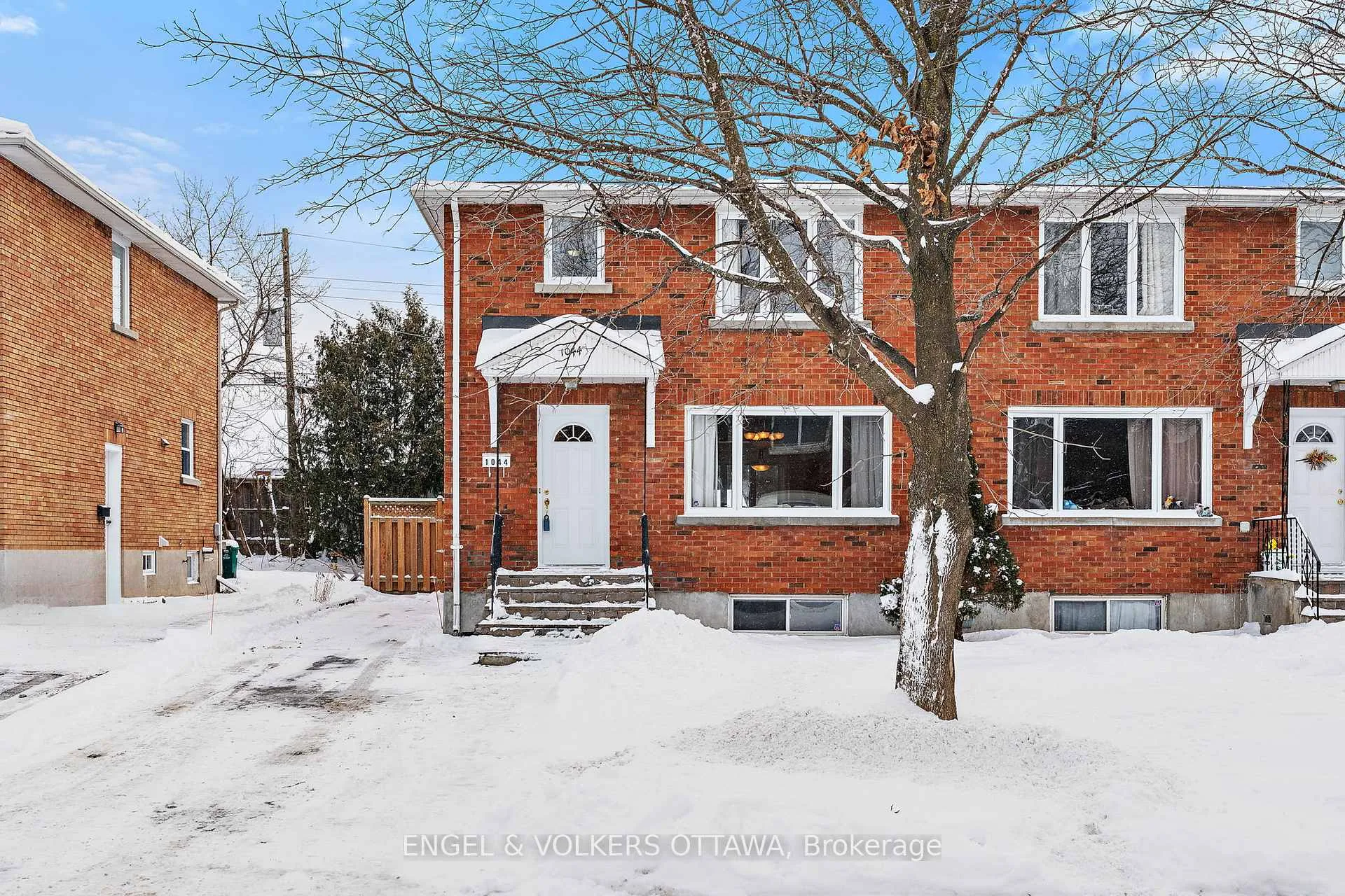 Front of 1044 Aldea Avenue