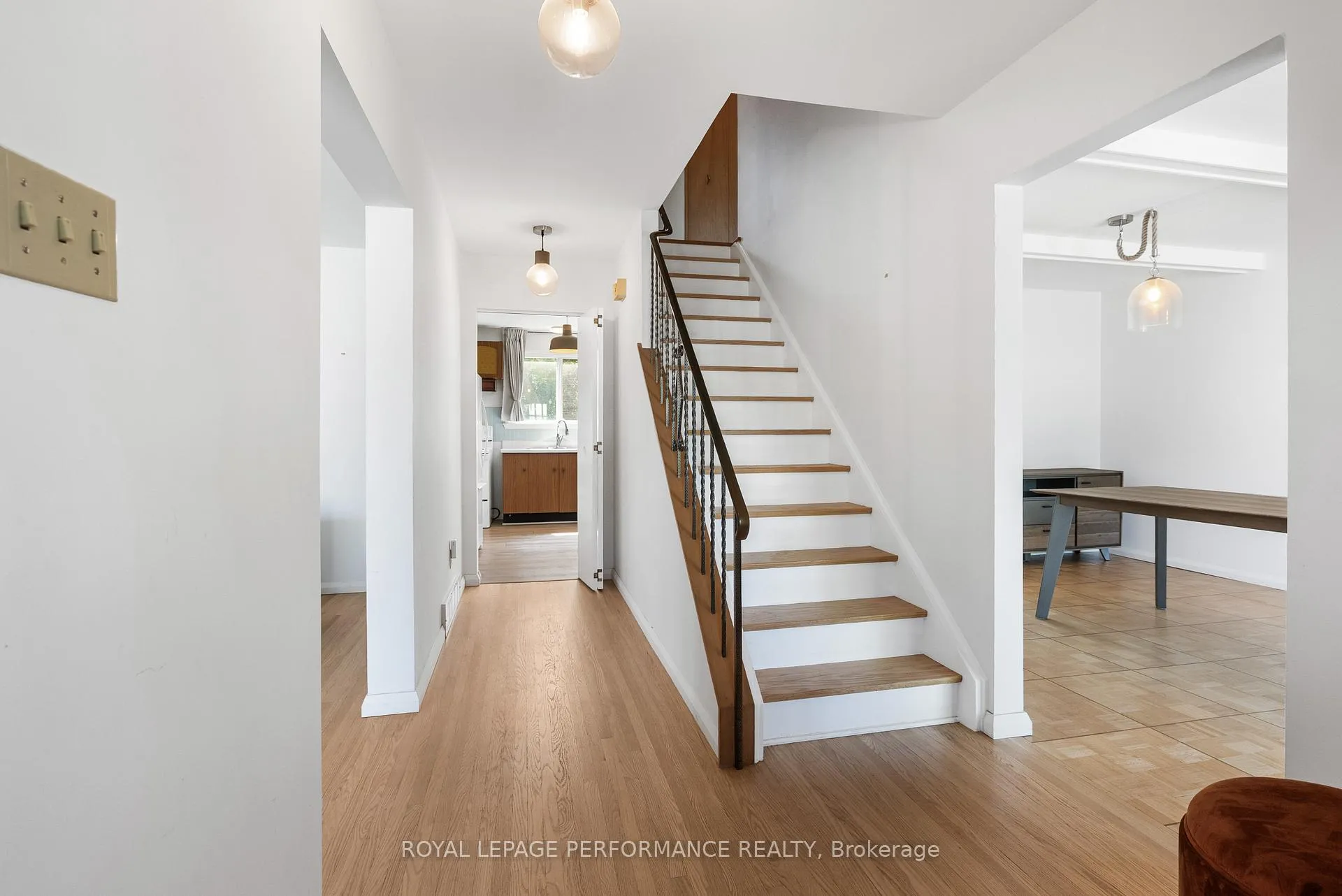 Photo 123 of 33 Woodview Crescent, Ottawa, Blackburn Hamlet — HOMEH