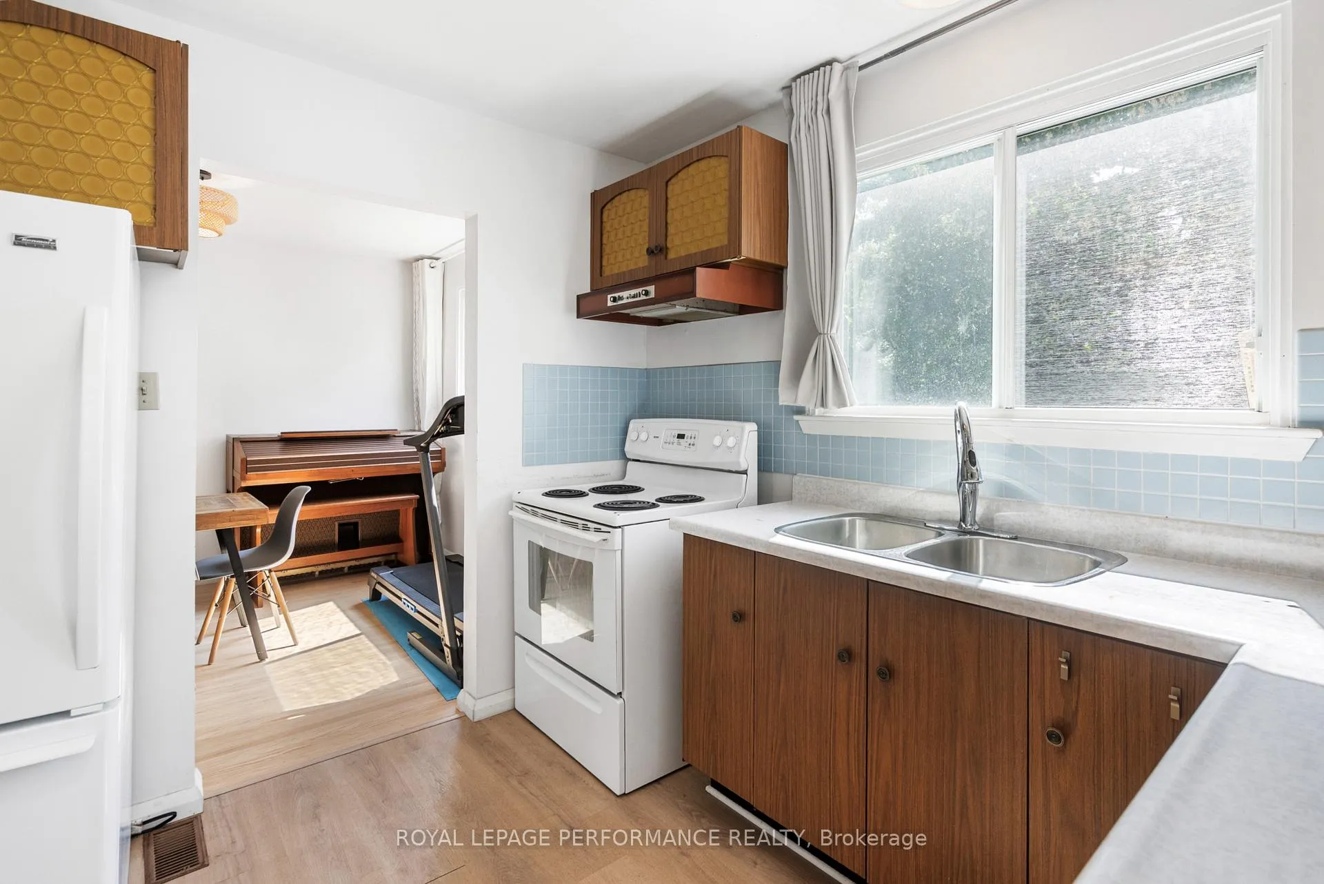 Photo 413 of 33 Woodview Crescent, Ottawa, Blackburn Hamlet — HOMEH