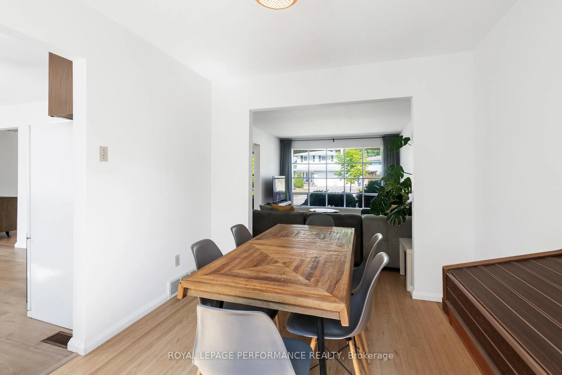 Photo 595 of 33 Woodview Crescent, Ottawa, Blackburn Hamlet — HOMEH