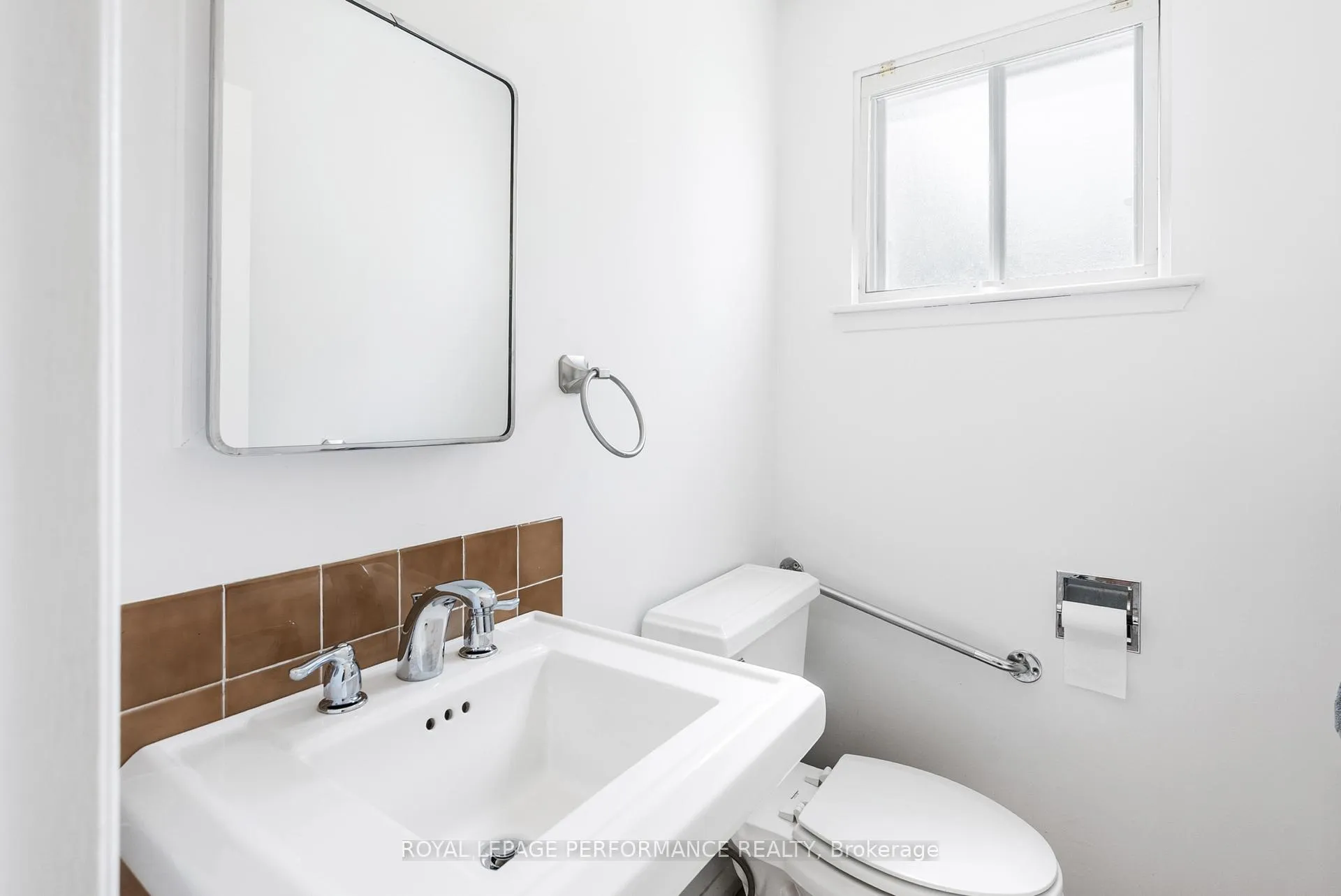 Photo 642 of 33 Woodview Crescent, Ottawa, Blackburn Hamlet — HOMEH