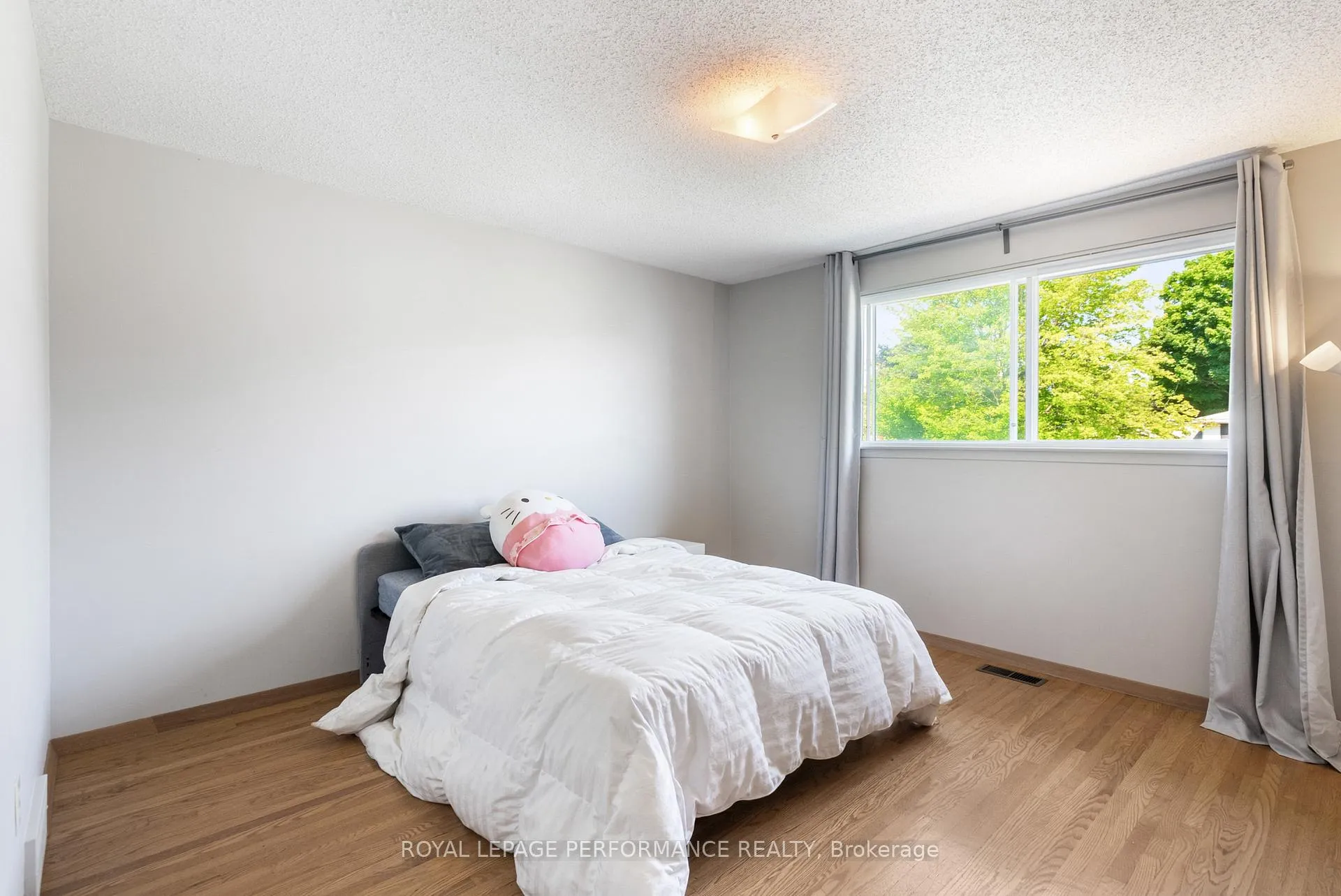 Photo 761 of 33 Woodview Crescent, Ottawa, Blackburn Hamlet — HOMEH