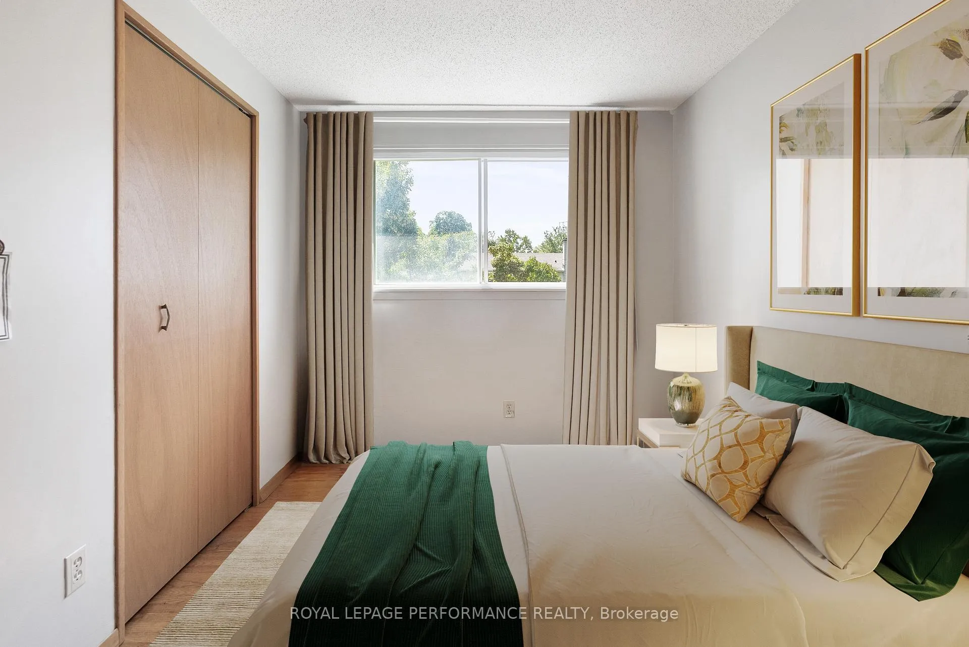 Photo 888 of 33 Woodview Crescent, Ottawa, Blackburn Hamlet — HOMEH