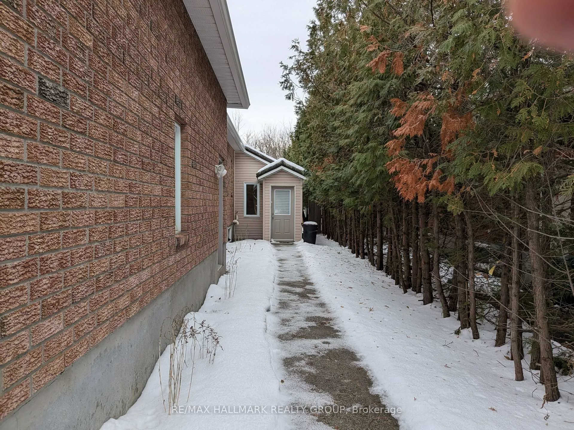 Photo 30 of Unit B, 2806 Quinn Road, Ottawa, Emerald Woods/Sawmill Creek — HOMEH