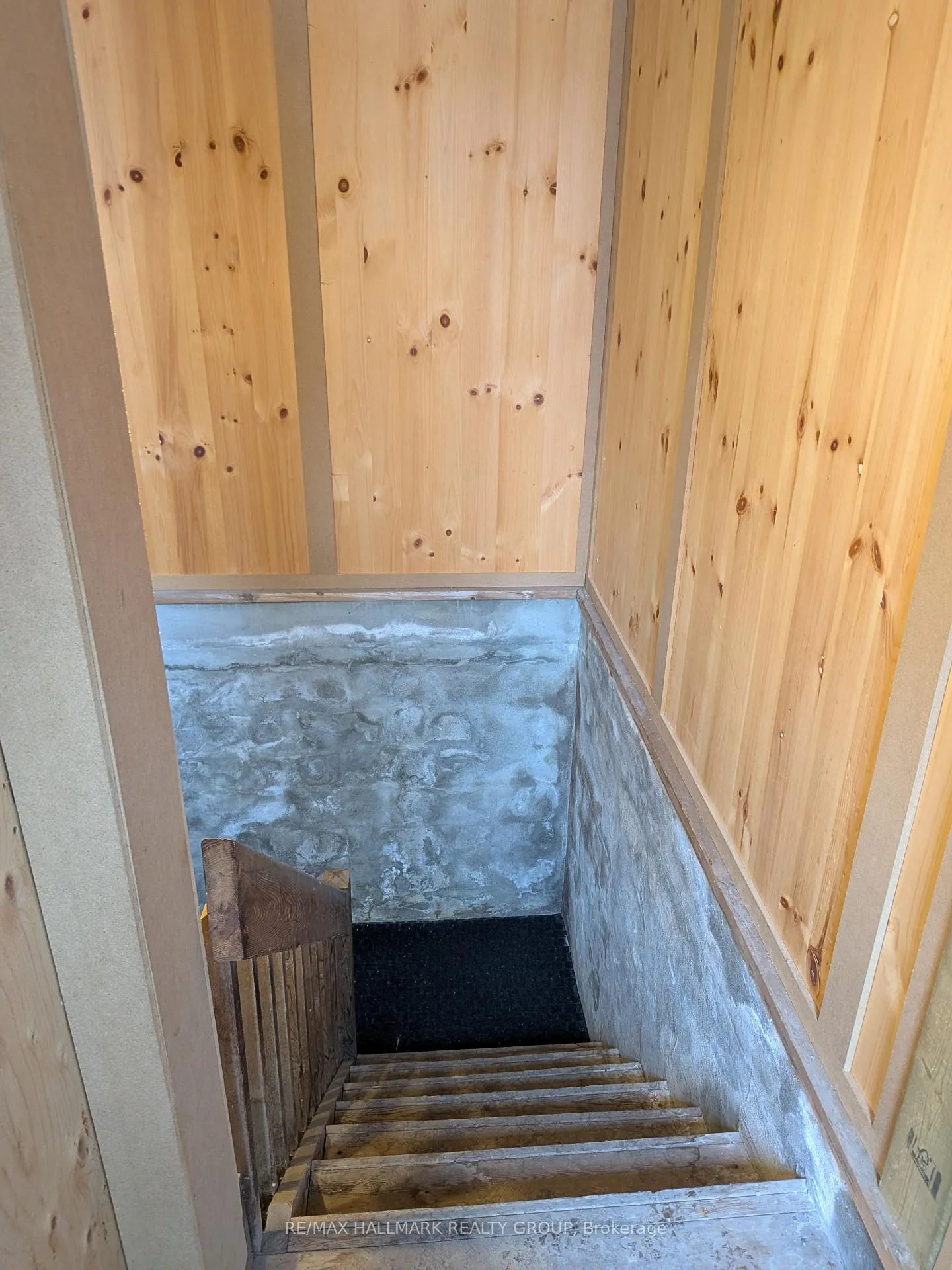 Photo 66 of Unit B, 2806 Quinn Road, Ottawa, Emerald Woods/Sawmill Creek — HOMEH