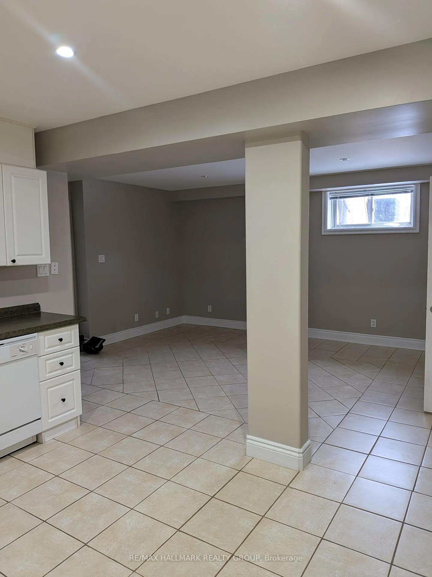 Photo 210 of Unit B, 2806 Quinn Road, Ottawa, Emerald Woods/Sawmill Creek — HOMEH