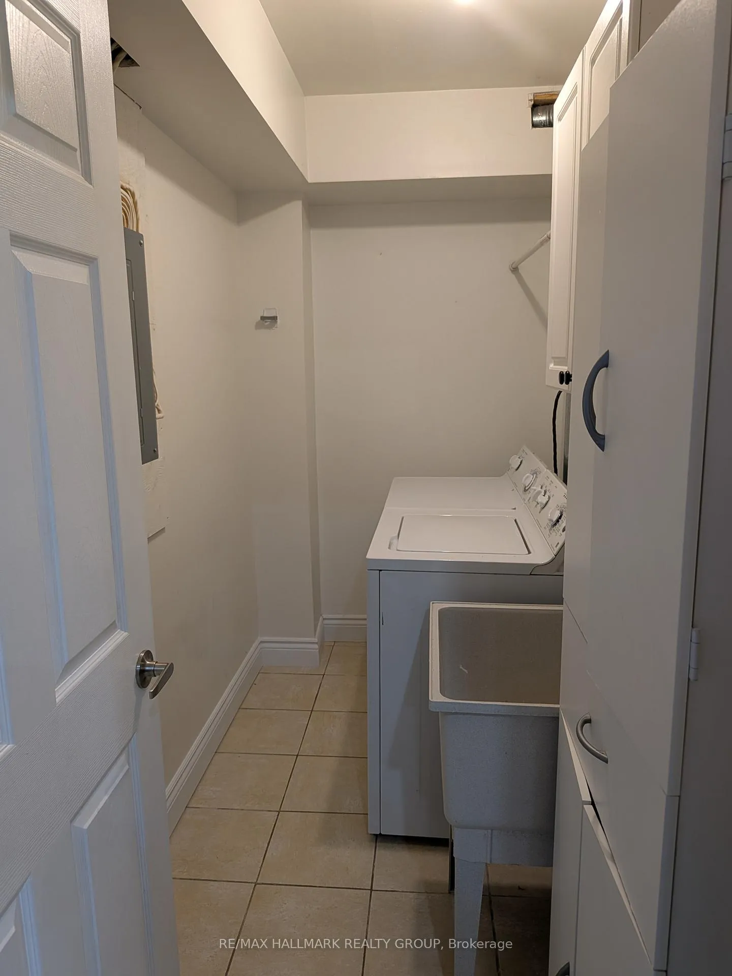 Photo 242 of Unit B, 2806 Quinn Road, Ottawa, Emerald Woods/Sawmill Creek — HOMEH