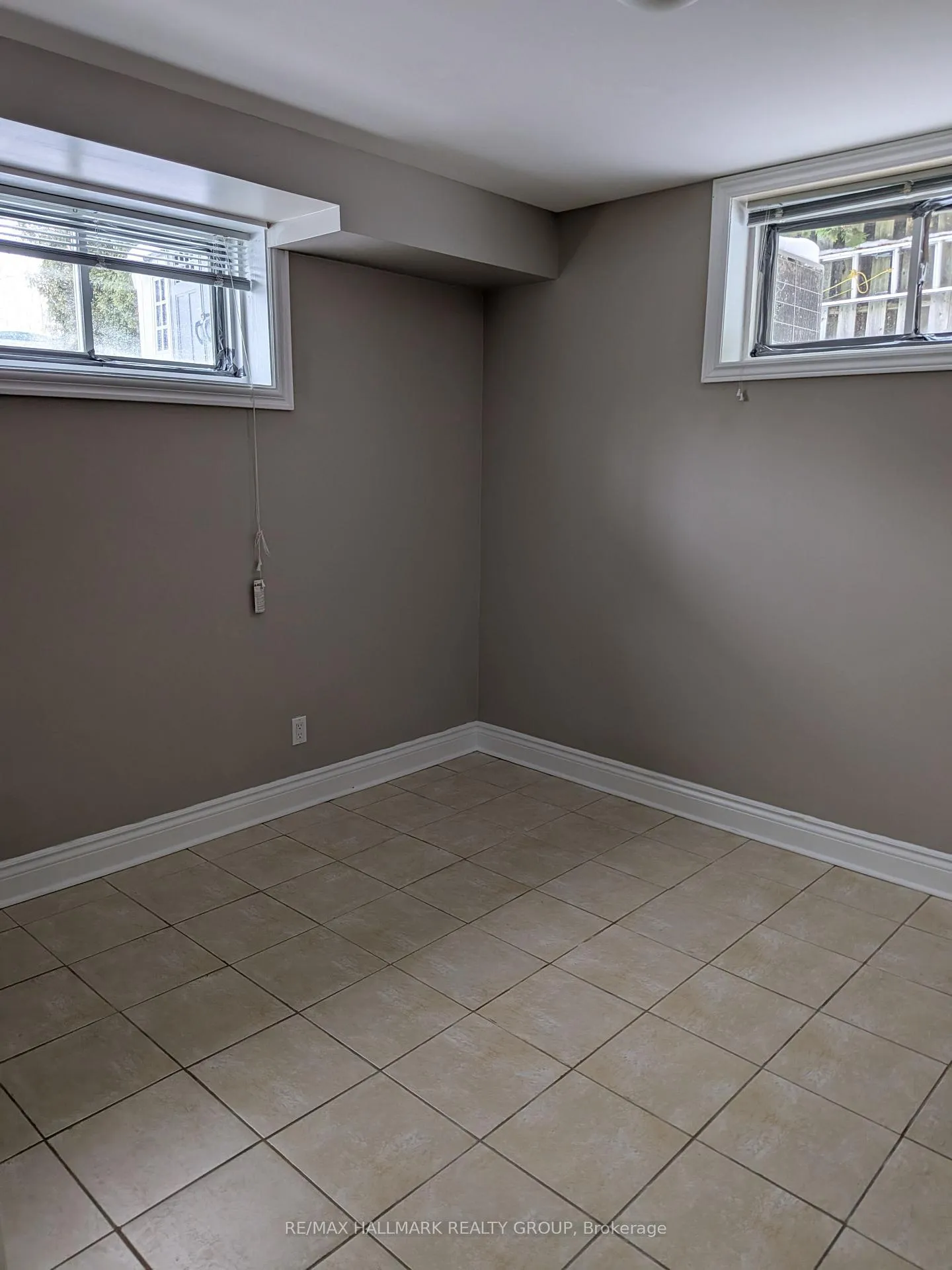 Photo 327 of Unit B, 2806 Quinn Road, Ottawa, Emerald Woods/Sawmill Creek — HOMEH