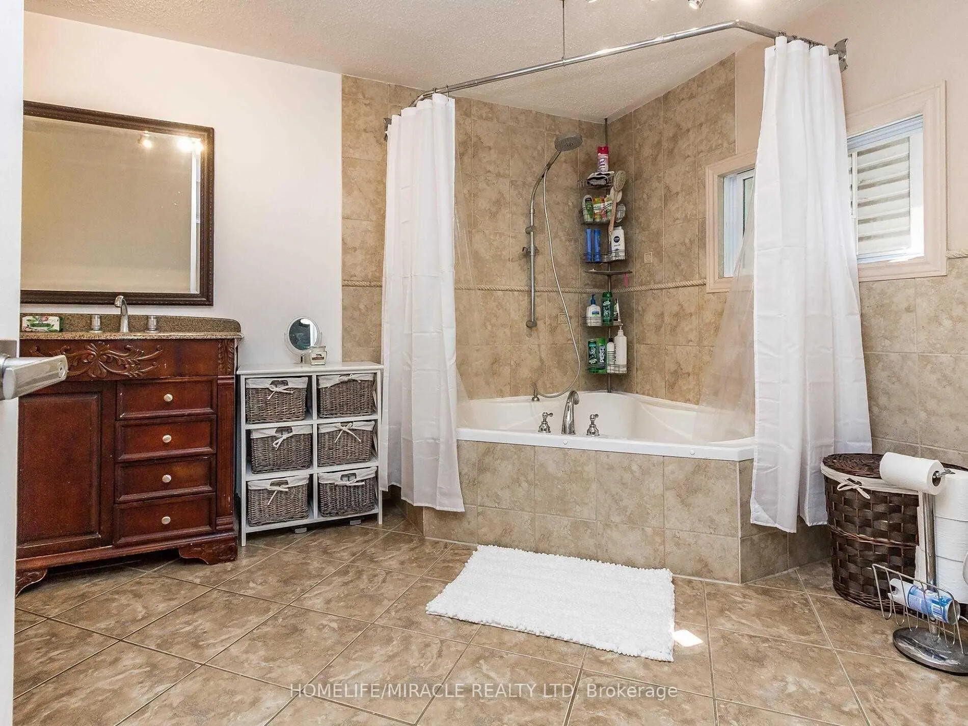 Photo 4 of 103 River Road, Brampton, Huttonville — HOMEH