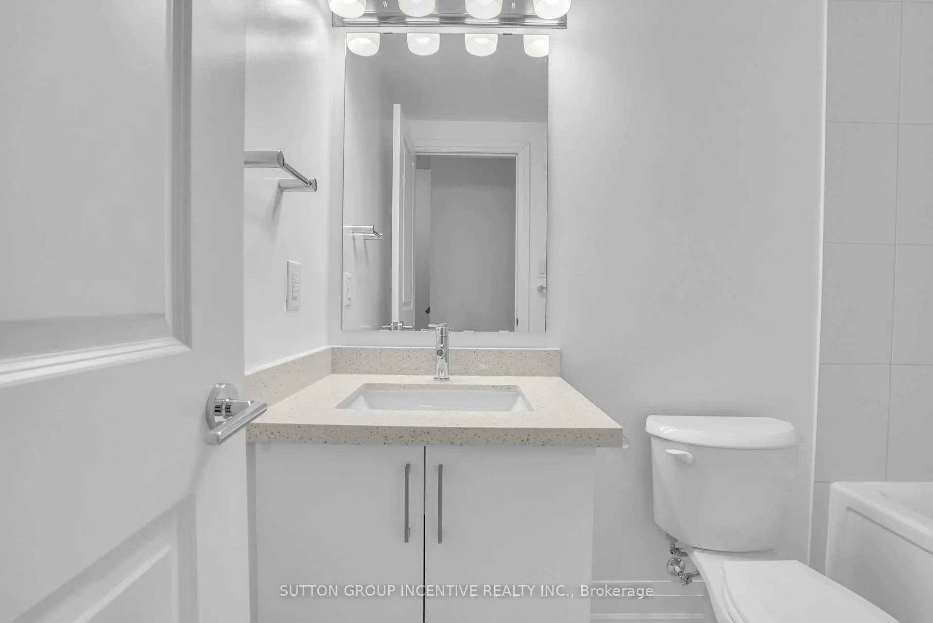Photo 20 of Unit 2, 3 Ranch Terrace, Barrie, Rural Barrie Southeast — HOMEH