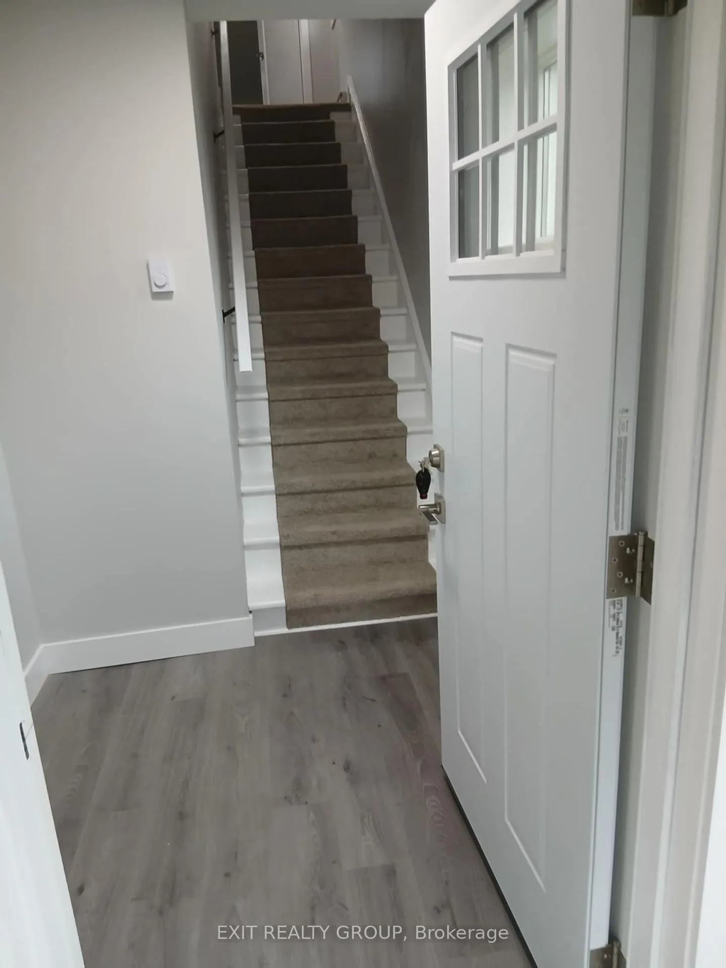 Photo 3 of Unit Upper Flr, 27 Grove Street, Belleville, Belleville Ward — HOMEH