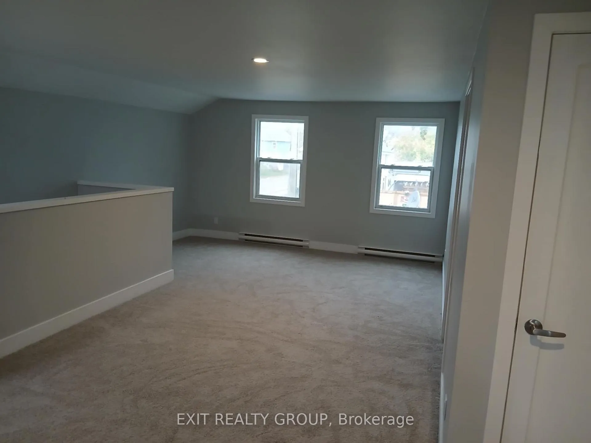 Photo 4 of Unit Upper Flr, 27 Grove Street, Belleville, Belleville Ward — HOMEH