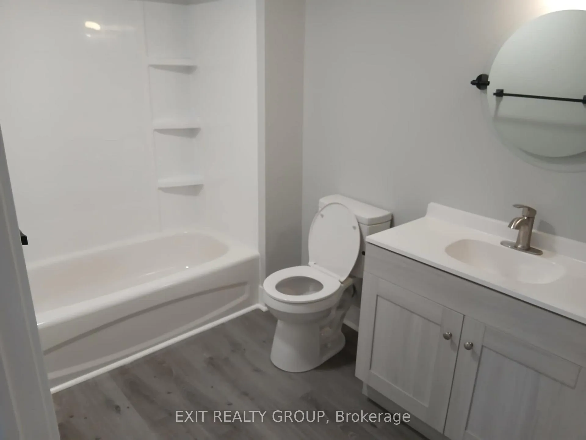 Photo 9 of Unit Upper Flr, 27 Grove Street, Belleville, Belleville Ward — HOMEH