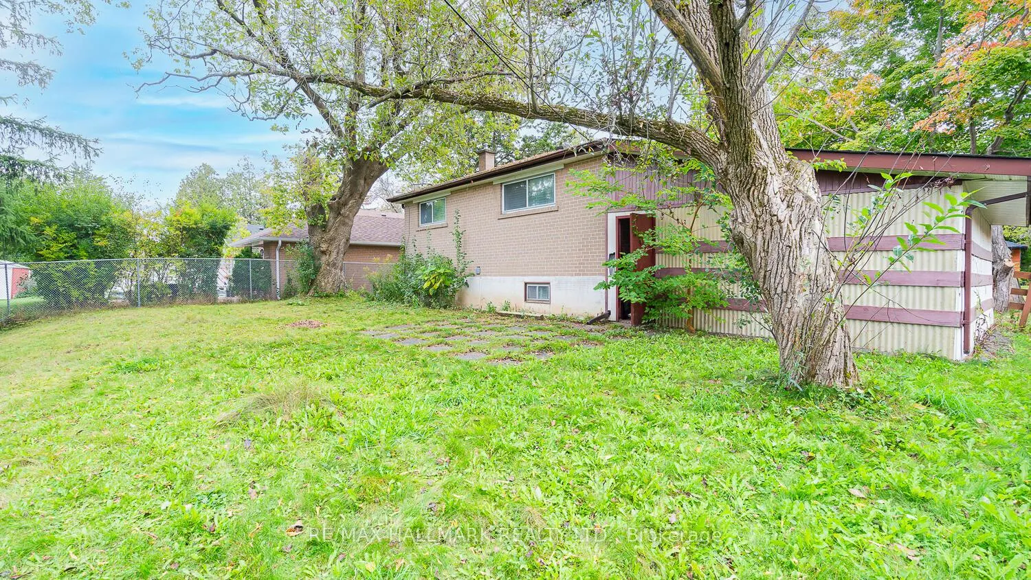 Photo 613 of 11 Seaton Drive, Aurora, Aurora Highlands — HOMEH