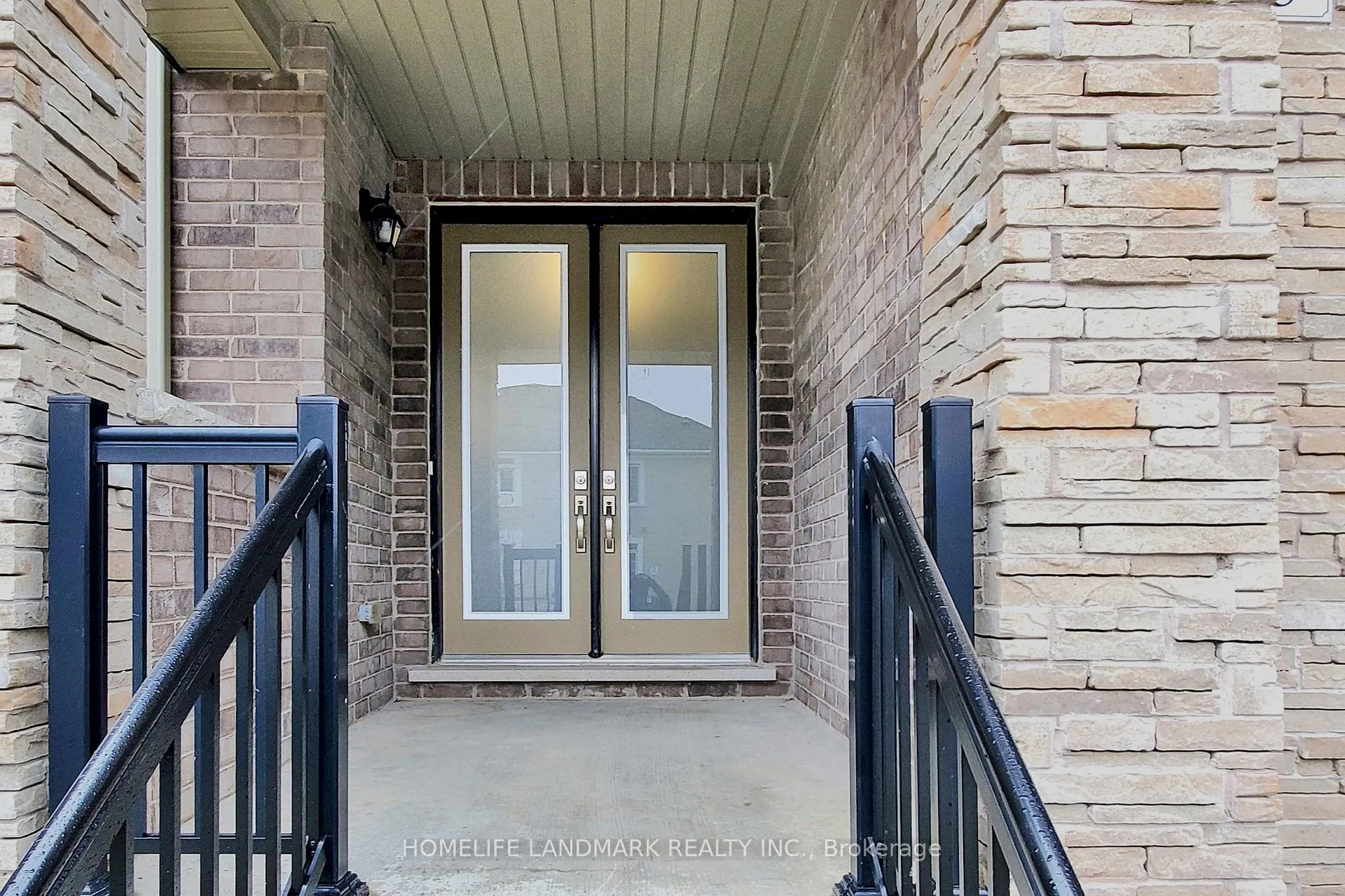 Photo 2 of 47 Sparks Street, Aurora, Rural Aurora — HOMEH