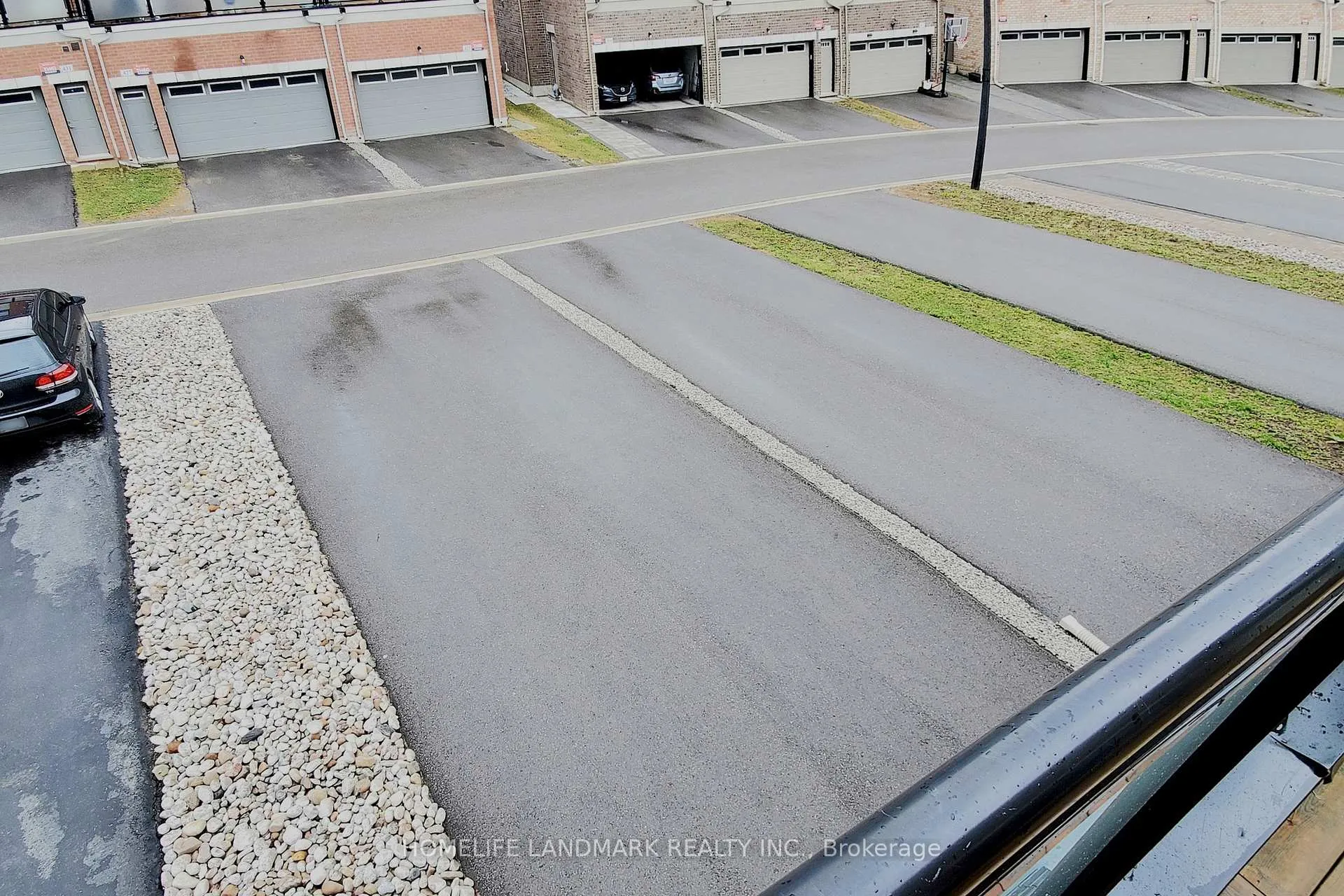 Photo 24 of 47 Sparks Street, Aurora, Rural Aurora — HOMEH