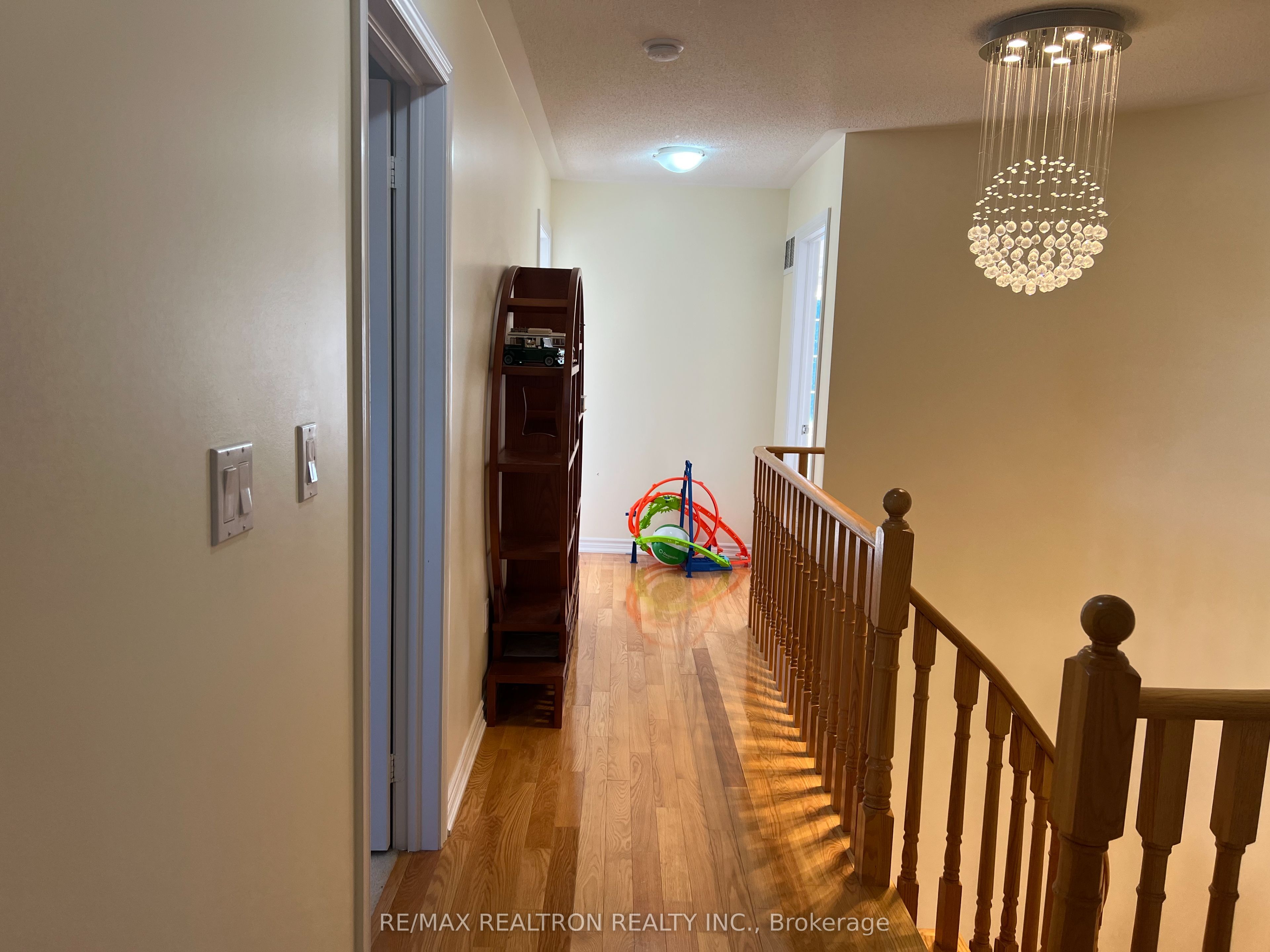 Photo 26 of 279 Zokol Drive, Aurora, Bayview Northeast — HOMEH