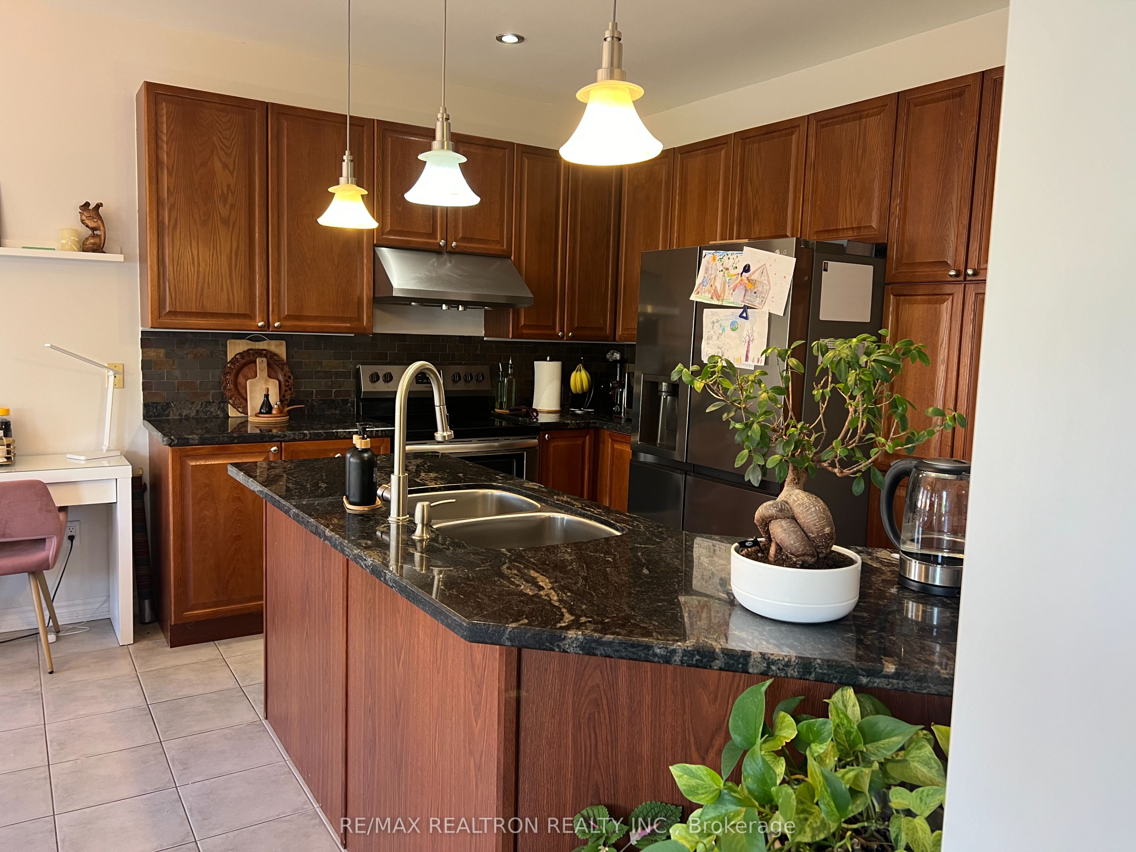 Photo 23 of 279 Zokol Drive, Aurora, Bayview Northeast — HOMEH